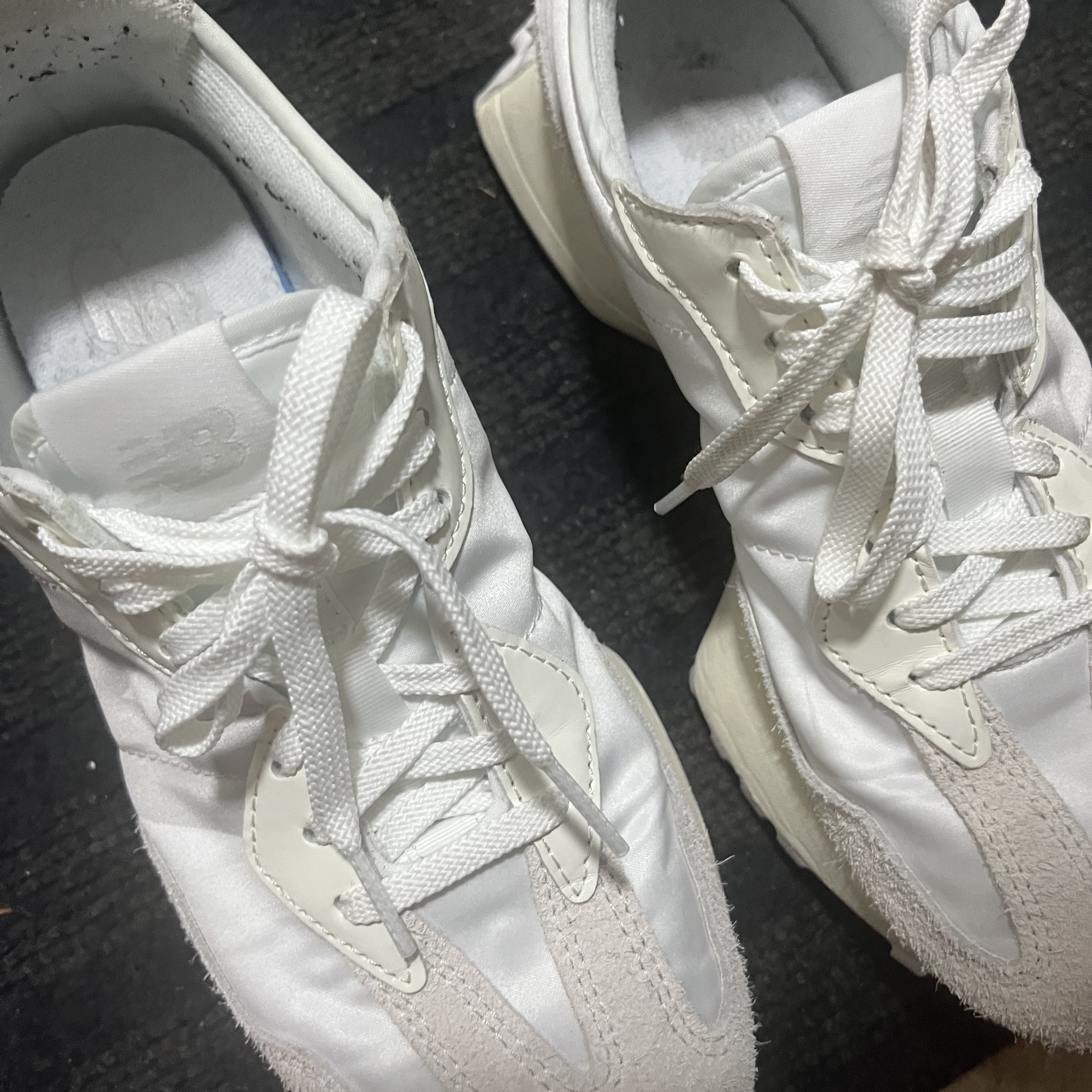 (W) New Balance 327 White Moonbeam 착용 스타일