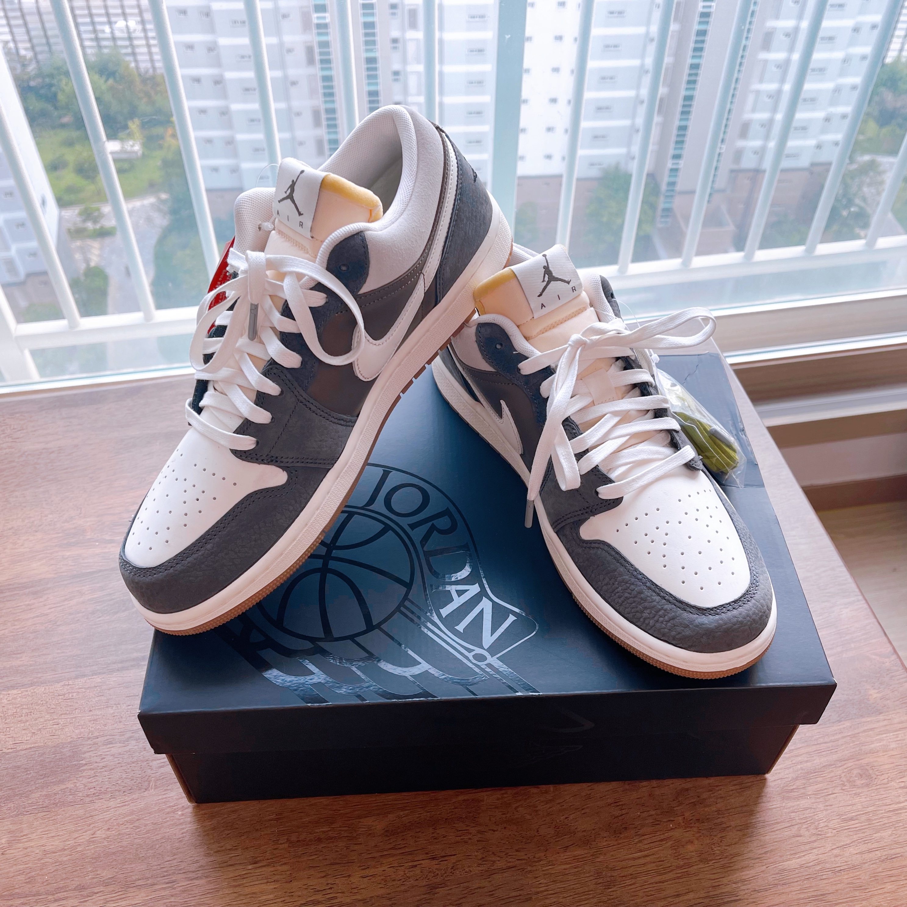 Jordan 1 Low Kkachi 착용 스타일