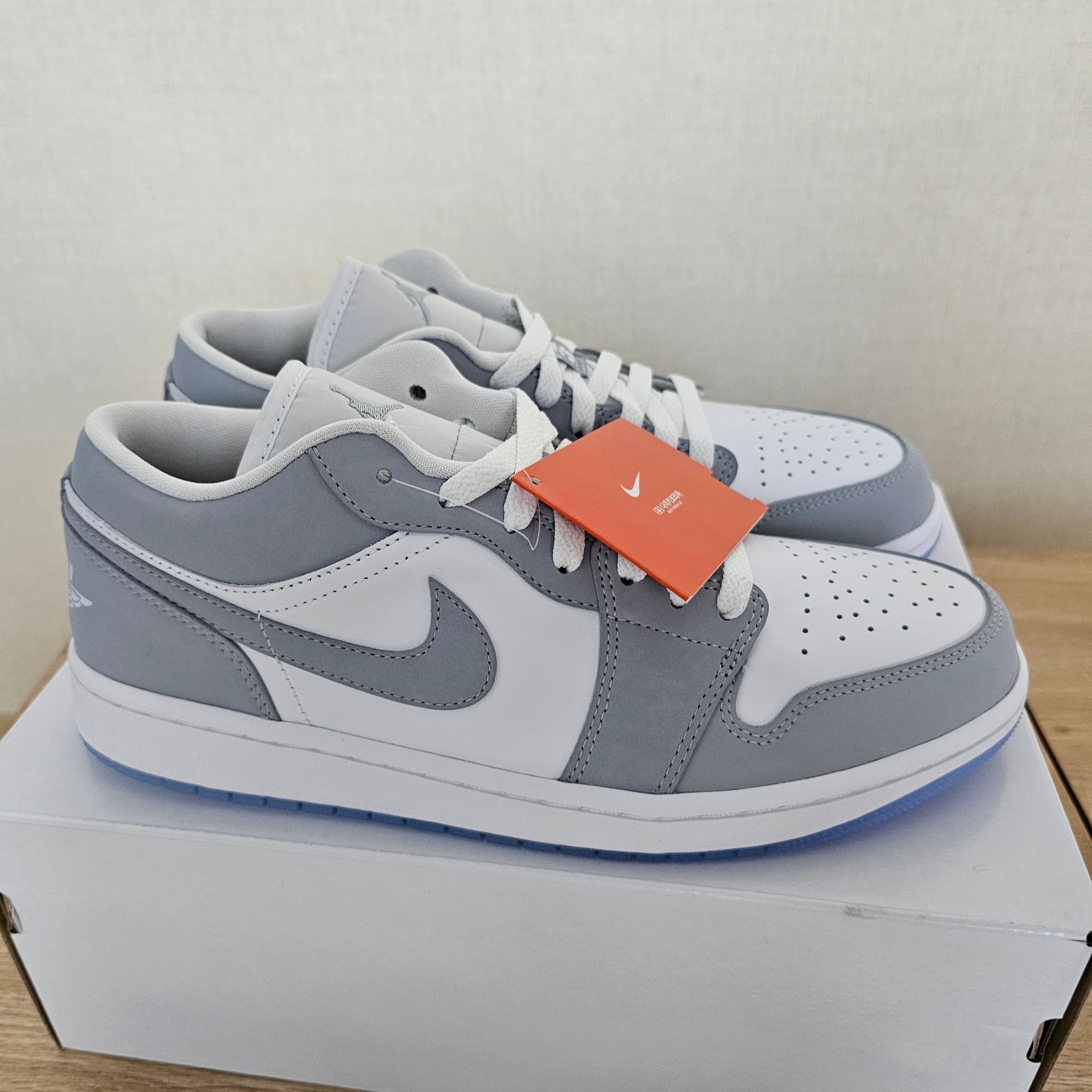 (W) Jordan 1 Low White Wolf Grey 착용 스타일 - 2