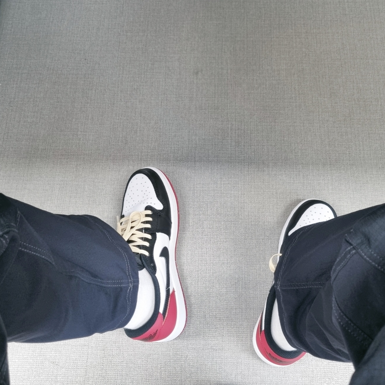 Jordan 1 Retro Low OG Black Toe 착용 스타일