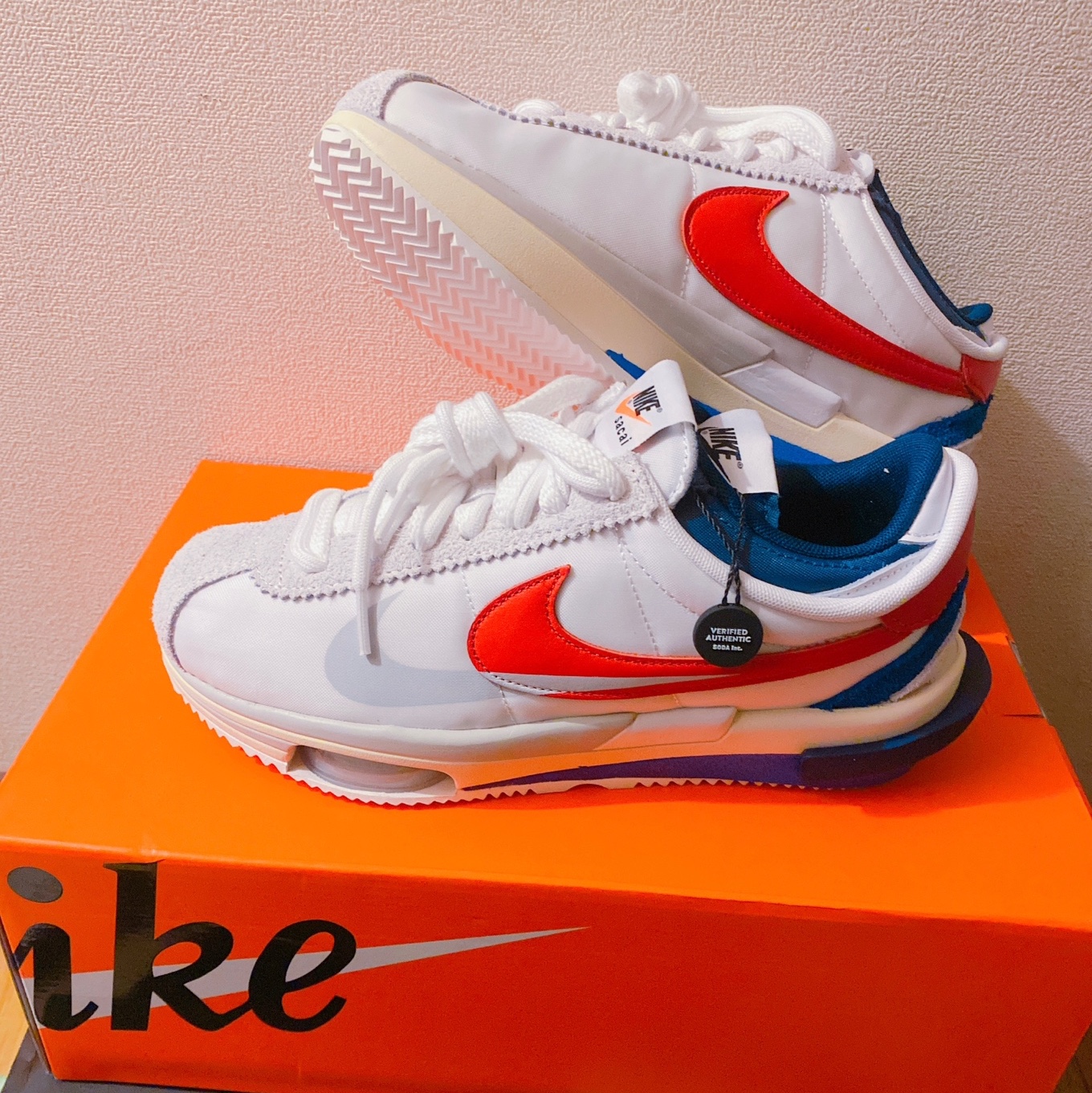 Nike x Sacai Zoom Cortez SP White and University Red 착용 스타일