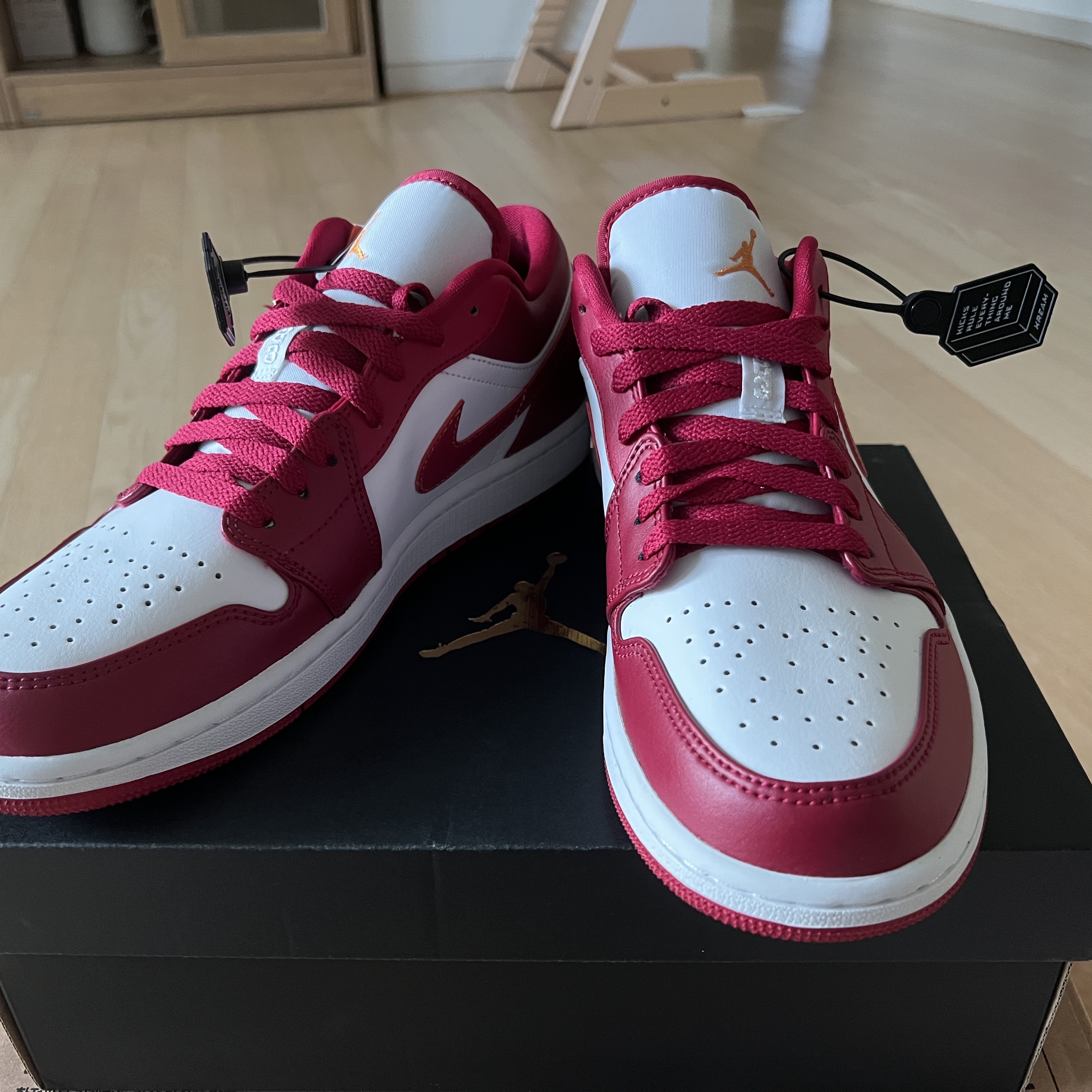 Jordan 1 Low Cardinal Red 착용 스타일 - 2