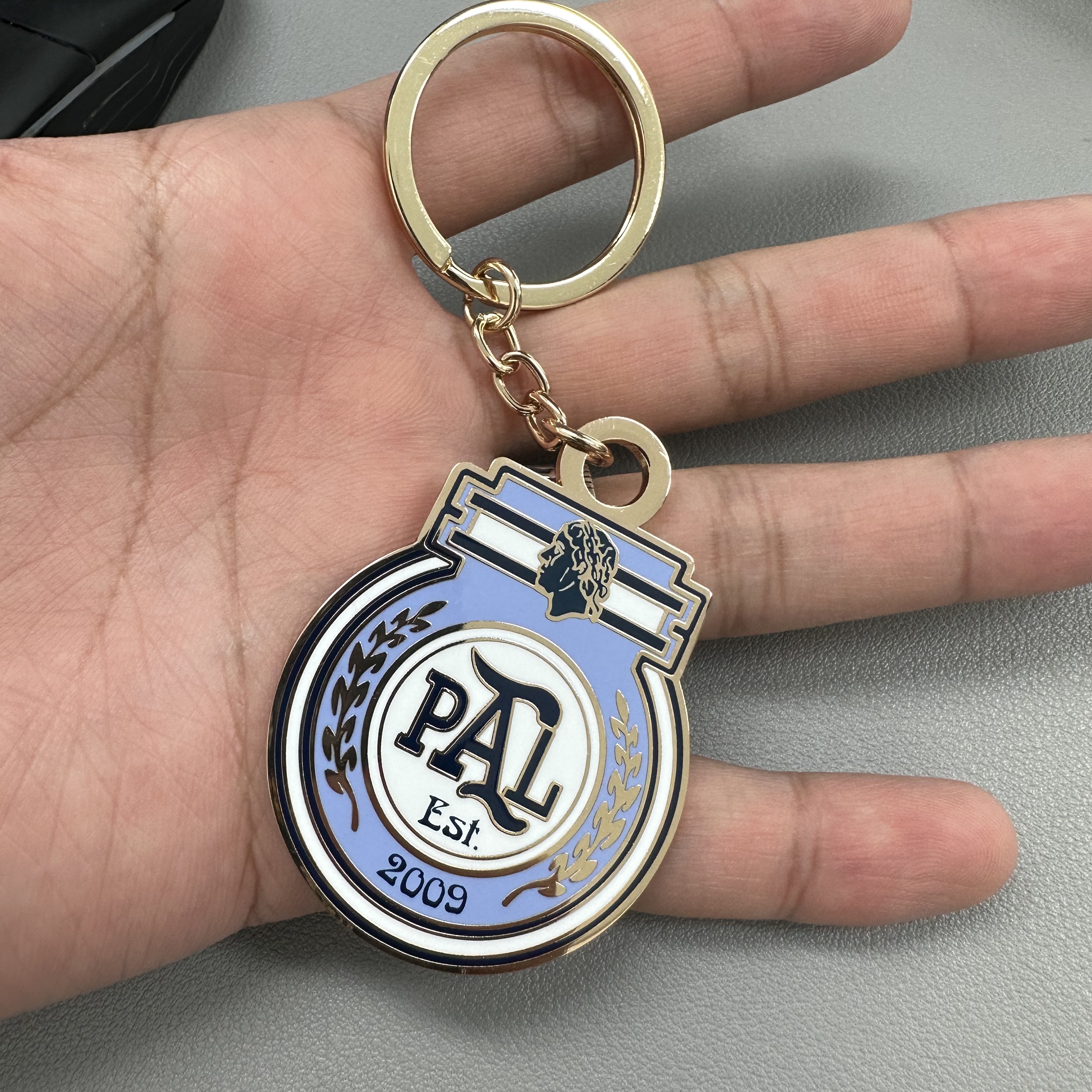 Palace Pro Keyring Multi - 23FW 착용 스타일