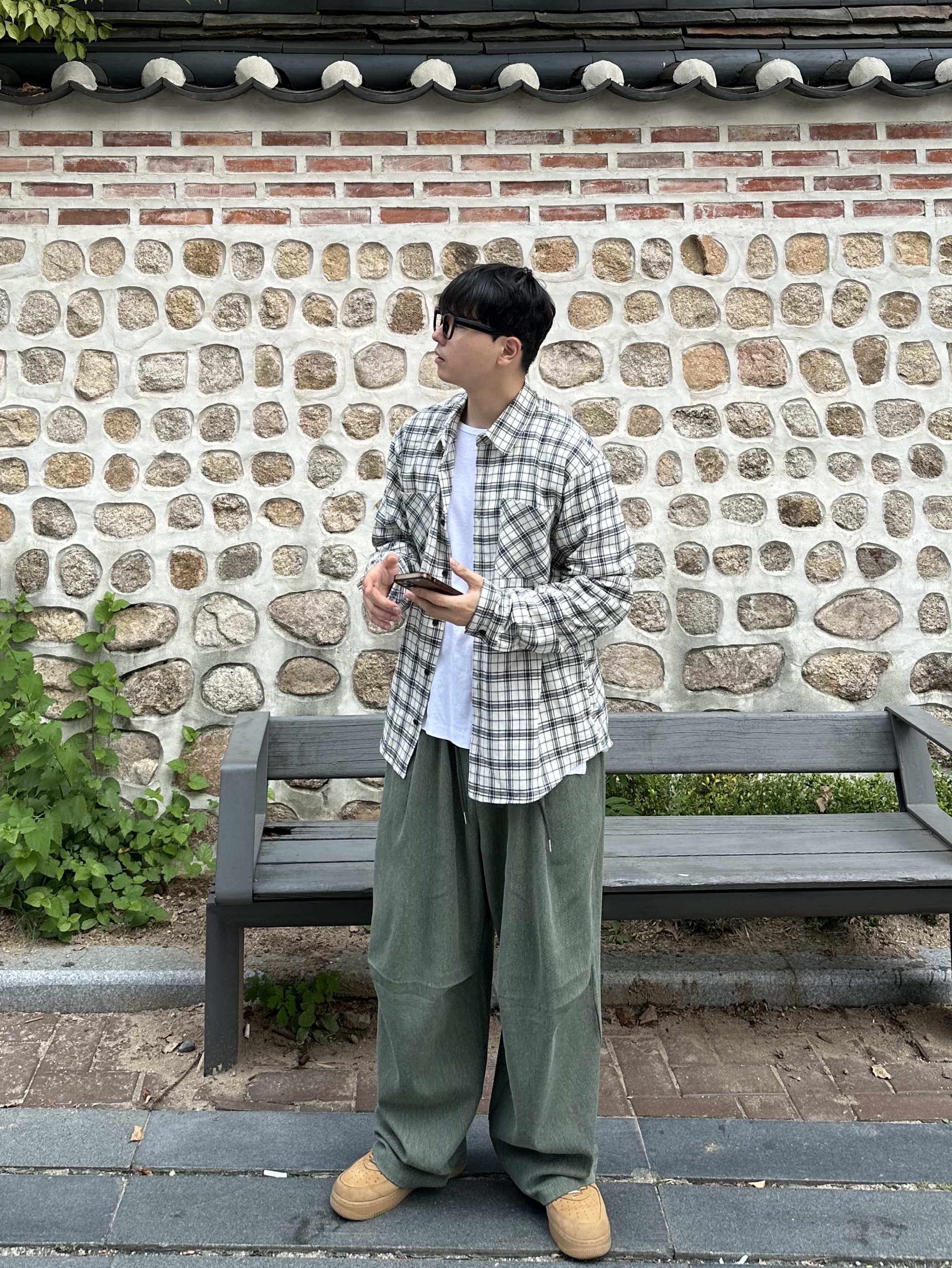 Nike x Supreme Air Force 1 Low Flax, Nike Air Force 1 '07 WB Flax 착용 스타일 - 2