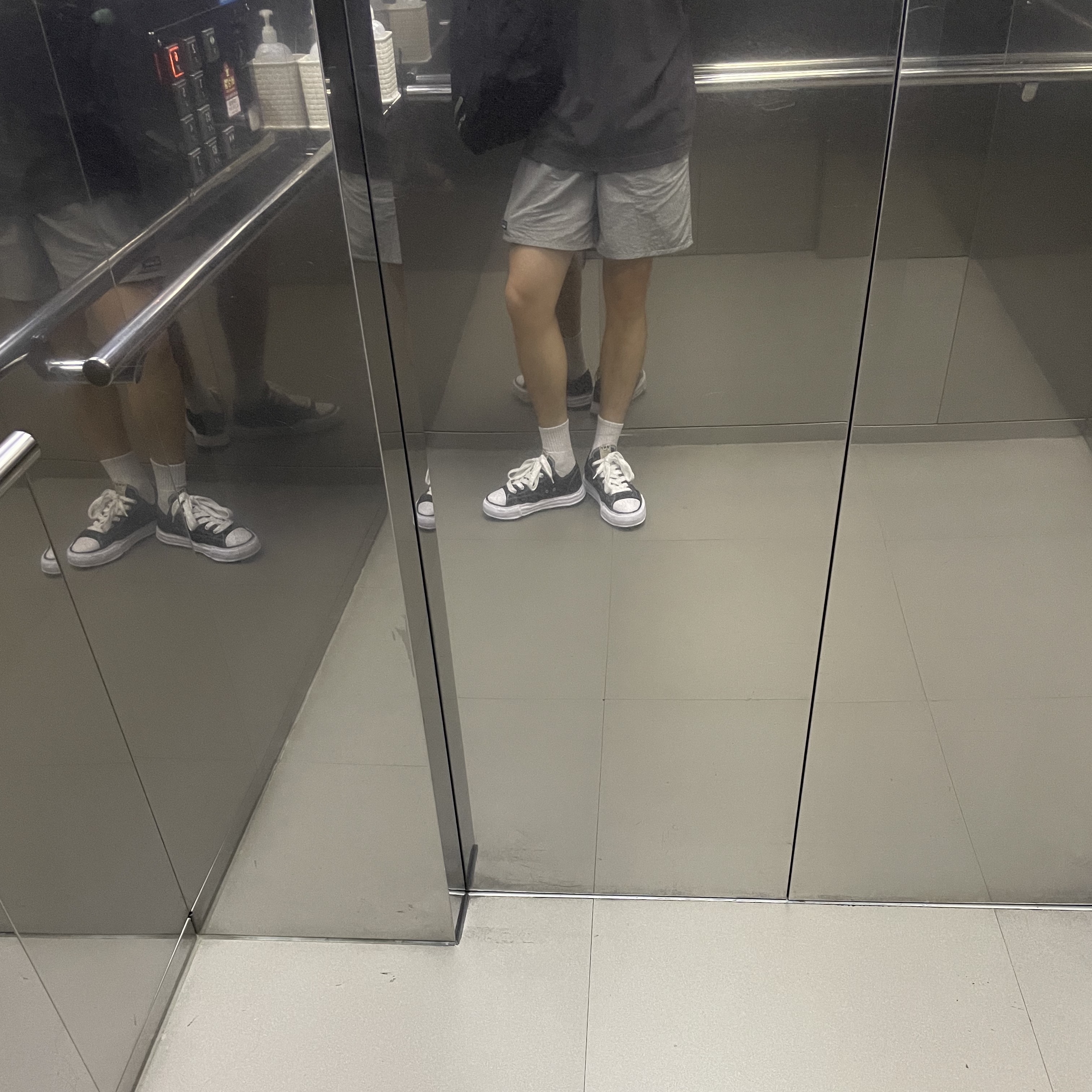 Maison Mihara Yasuhiro Peterson OG Sole Canvas Low Sneakers Black, Patagonia Baggies Shorts 5 Inch Salt Grey 착용 스타일