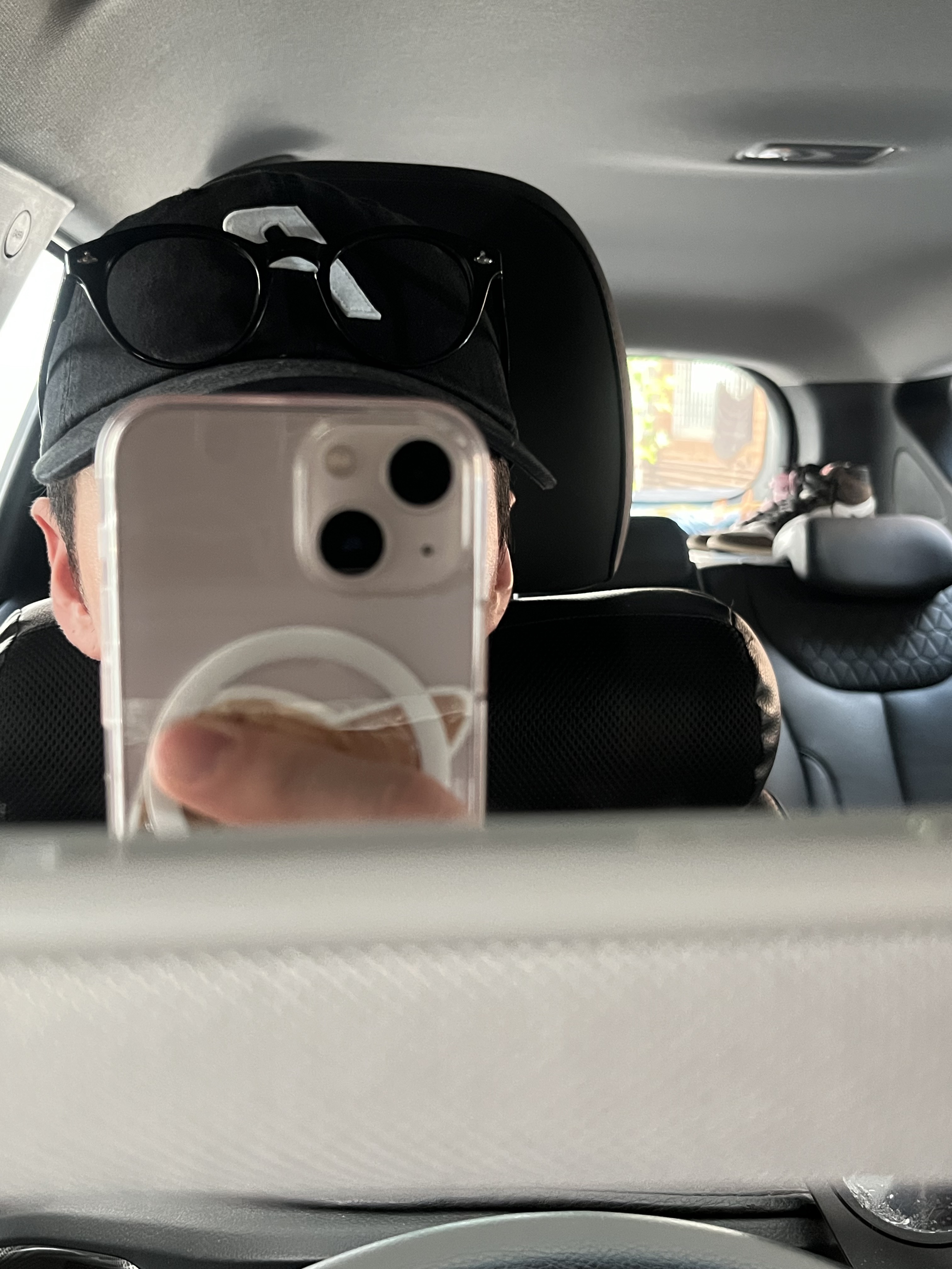 Jordan 1 x Travis Scott Retro High OG SP Mocha, Palace P 6-Panel Black - 23FW 착용 스타일