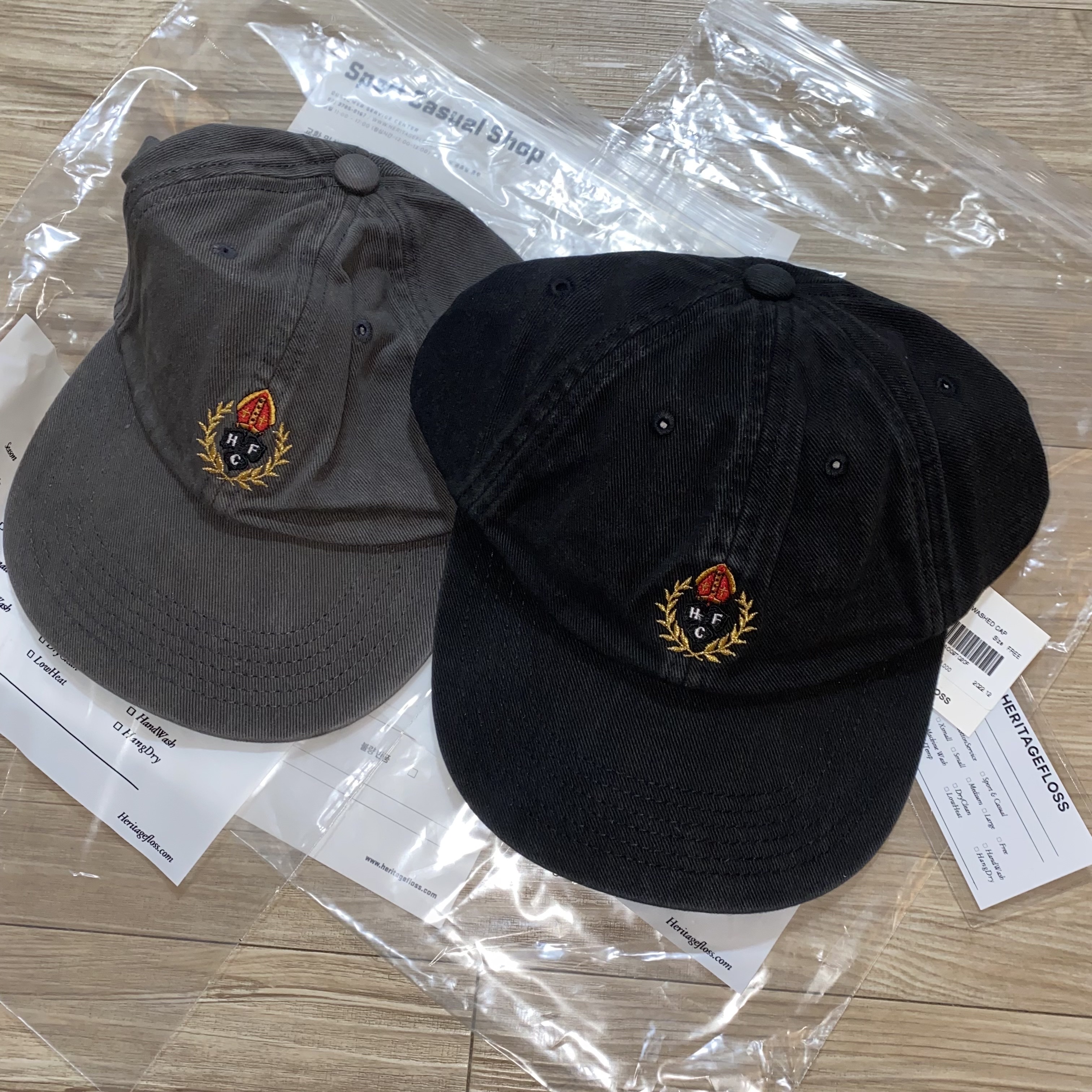 Heritage Floss Crest Twill Washed Cap Black, Heritage Floss Crest Twill Washed Cap Charcoal 착용 스타일