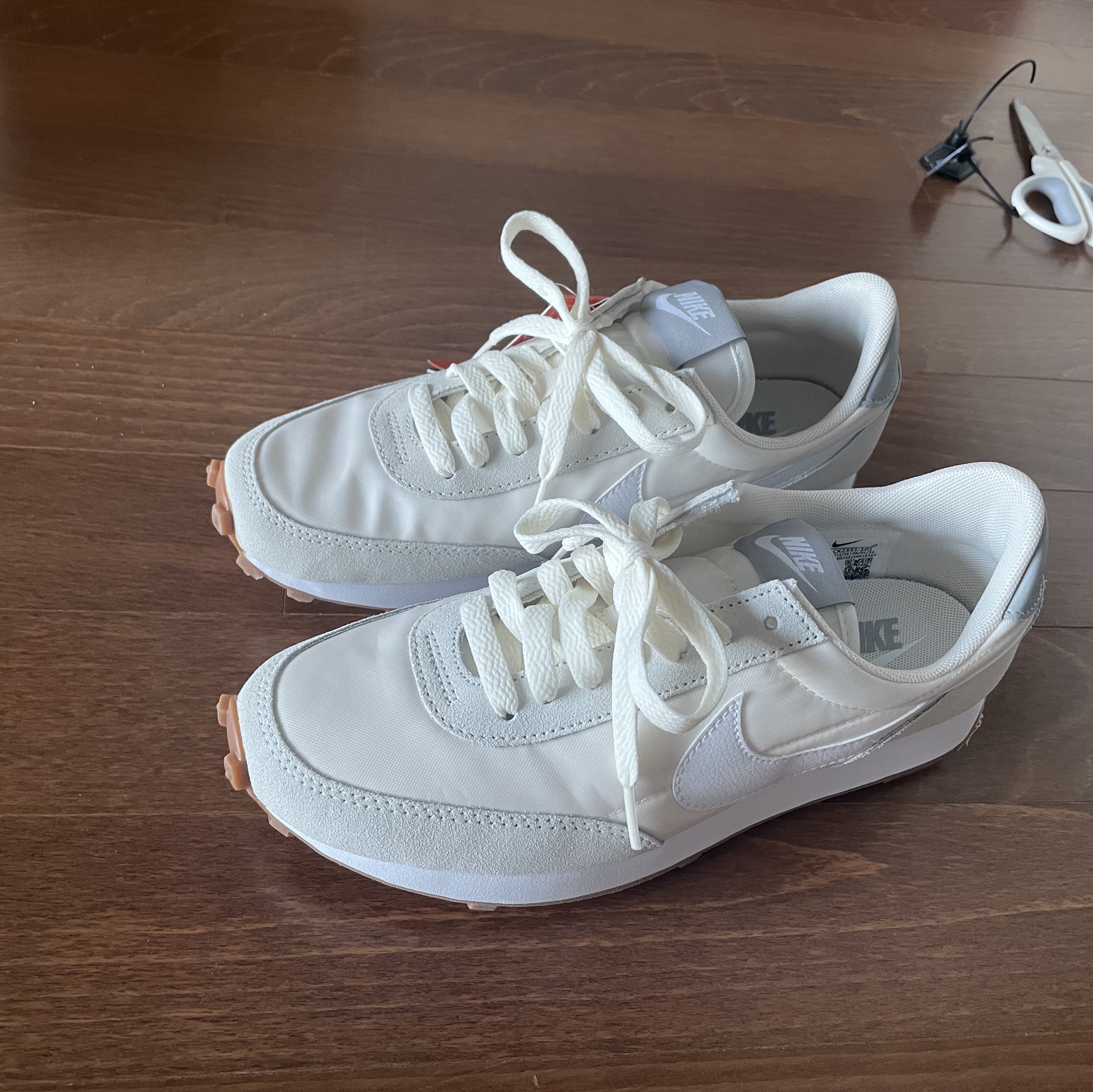 (W) Nike Daybreak Summit White 착용 스타일