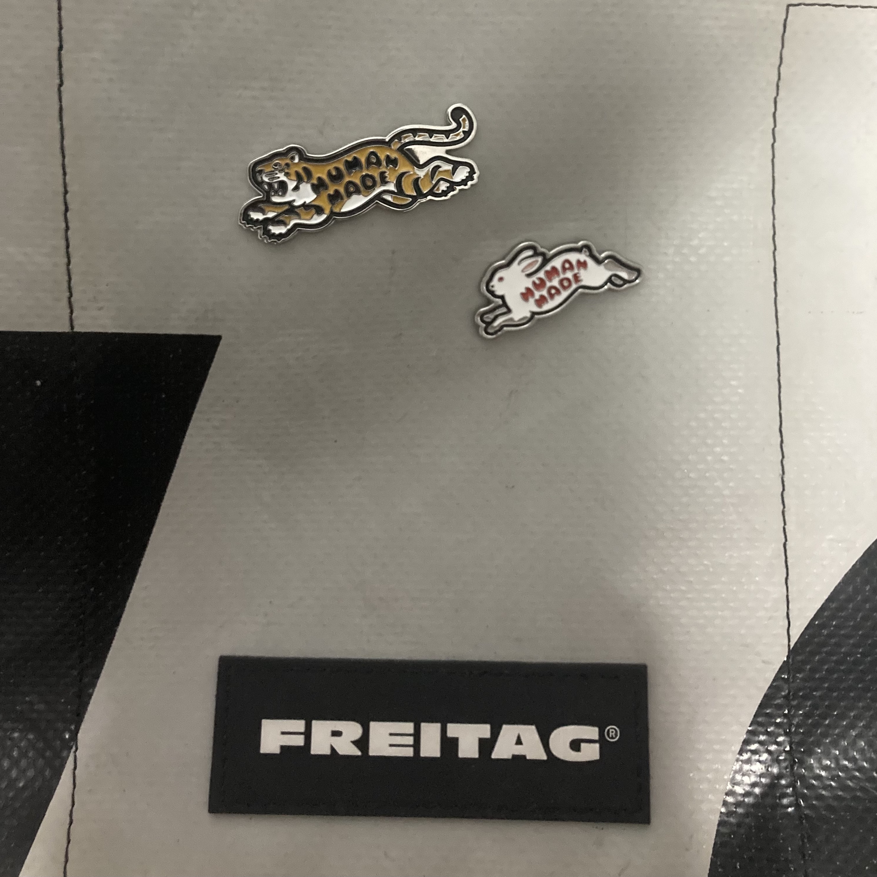 Human Made Animal Pin Set #1 Silver 착용 스타일 - 1