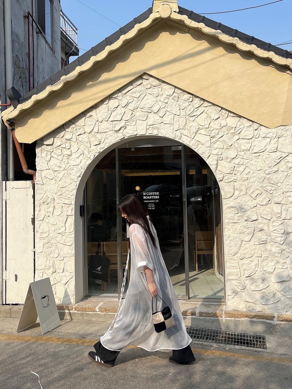 Hai Vera Bag Black Ivory 착용 스타일 - 2