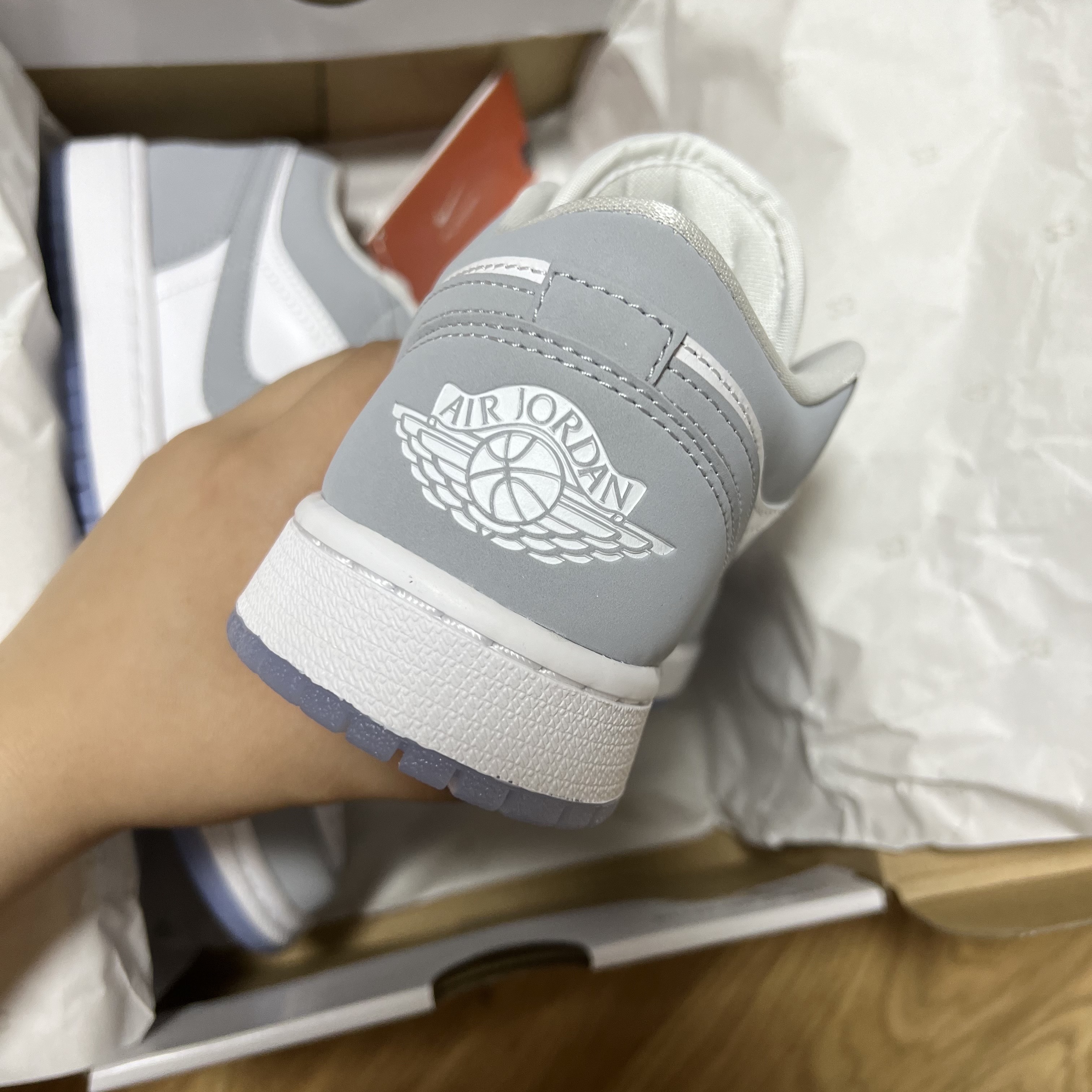 (W) Jordan 1 Low White Wolf Grey 착용 스타일 - 2