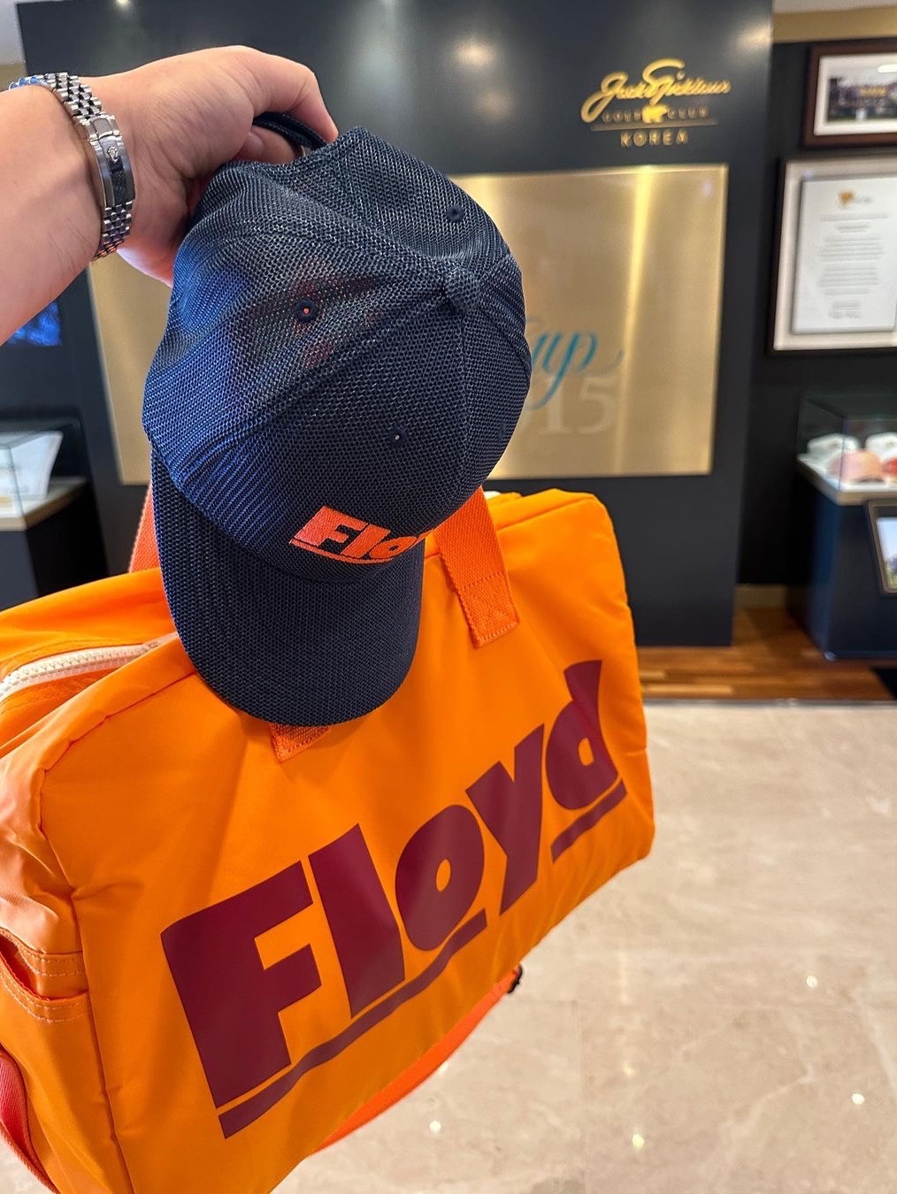Floyd Weekender Shark Blue, Floyd Baseball Cap Super Blue Orange 착용 스타일 - 2