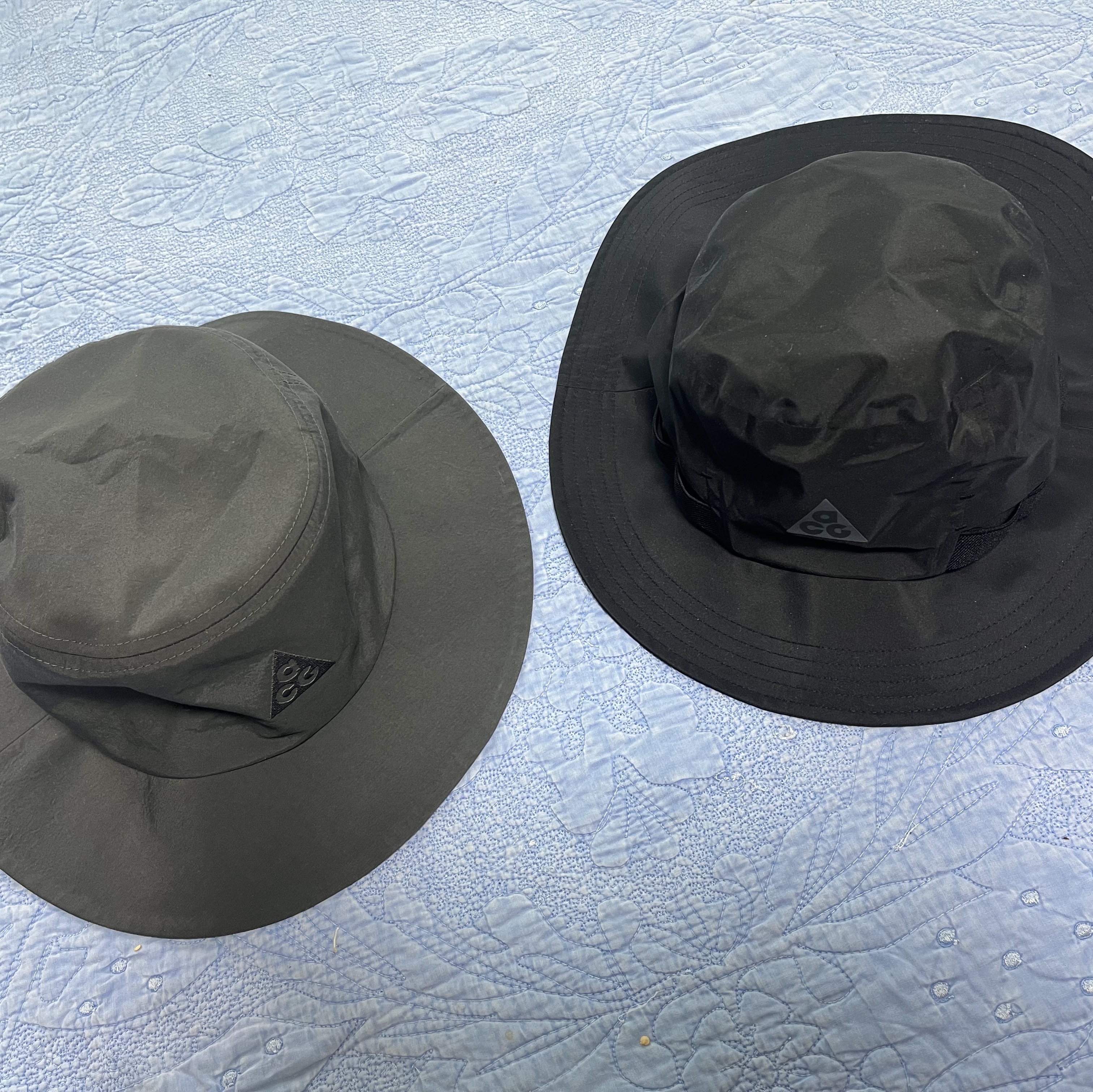 Nike ACG Bucket Dark Smoke Grey, Nike ACG Apex Bucket Hat Black 착용 스타일 - 2