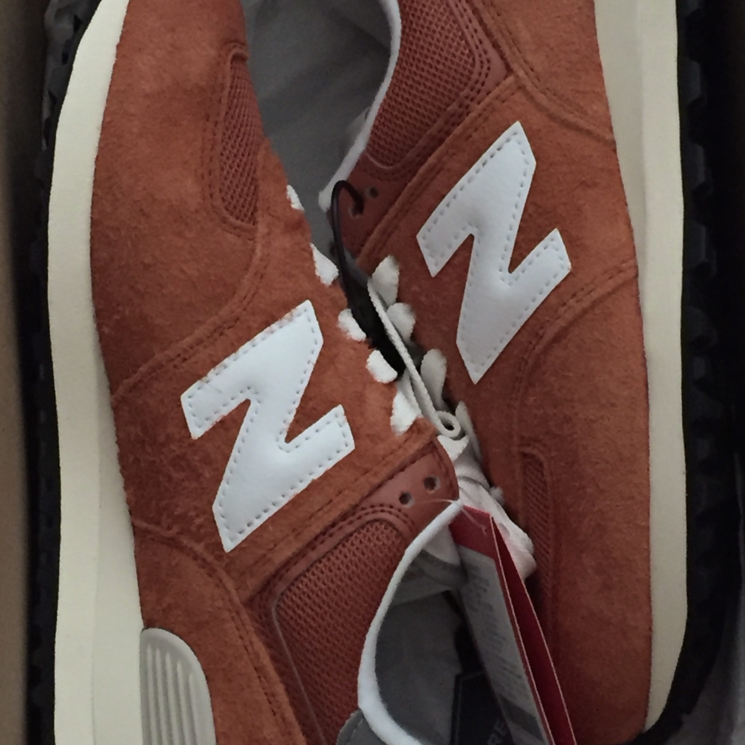 New Balance 574 Heritage Orange Burst White 착용 스타일