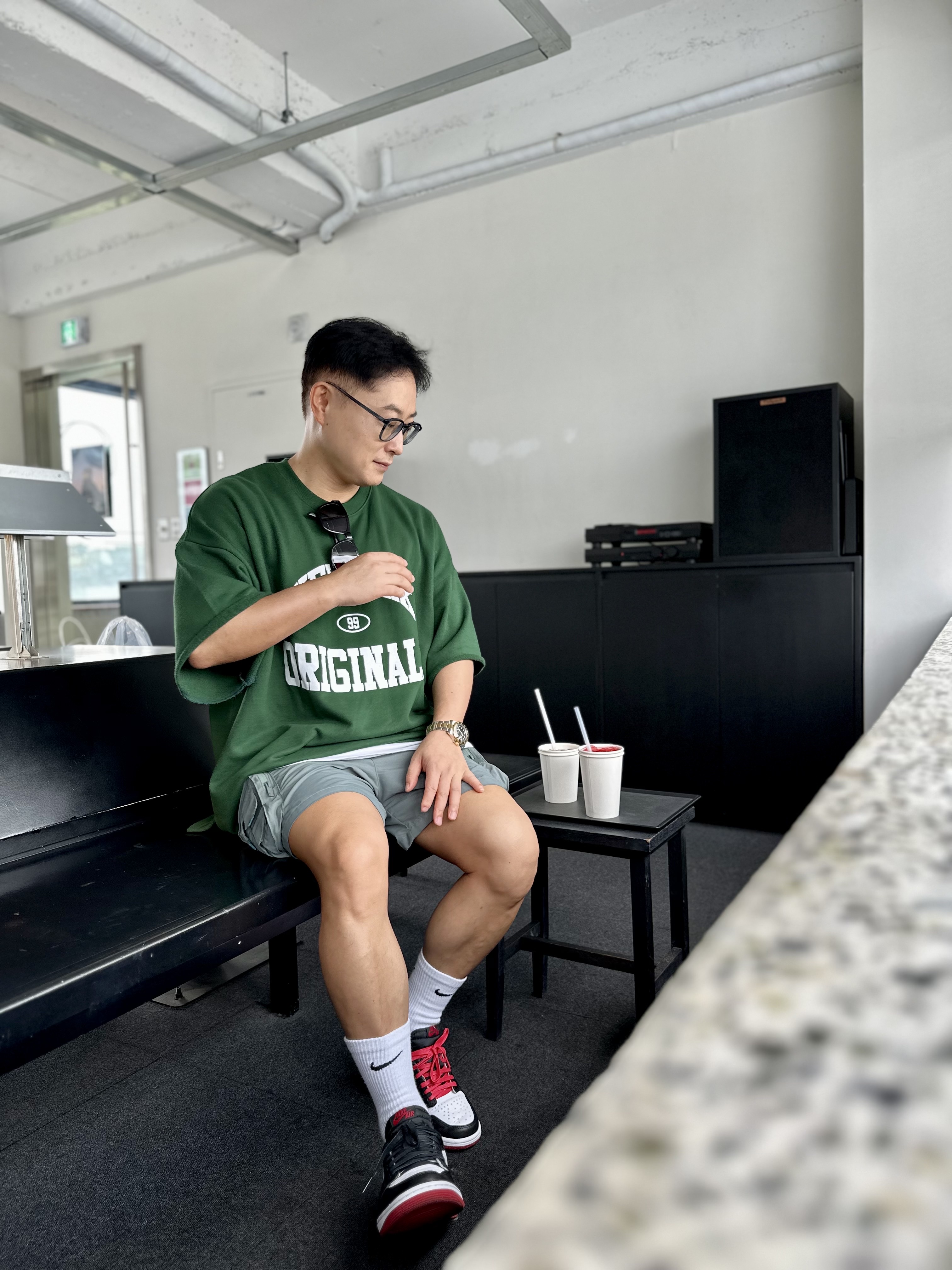 Jordan 1 Retro Low OG Black Toe, Nike x Stussy NRG Crew Socks White Black 착용 스타일