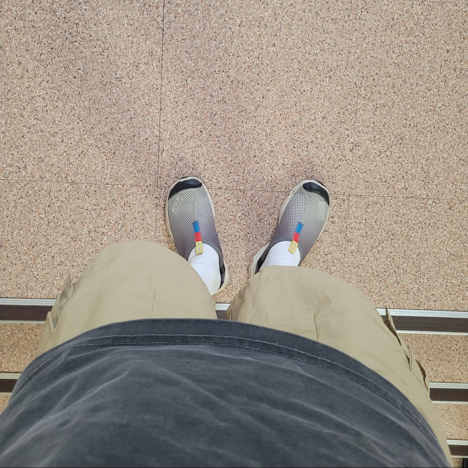 Salomon RX Moc 3.0 Pewter Desert 착용 스타일