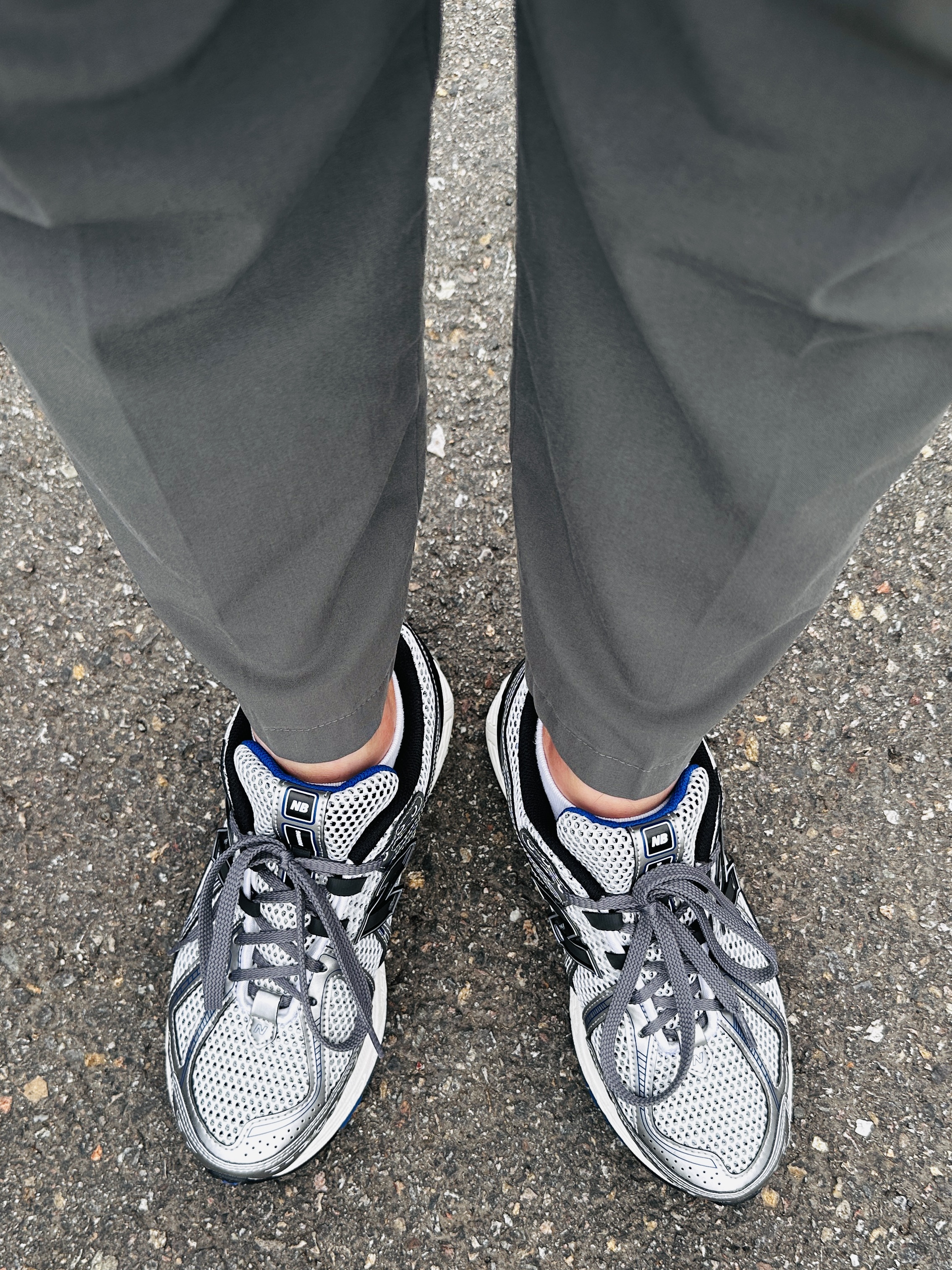 New Balance 1906R Silver Metallic 착용 스타일