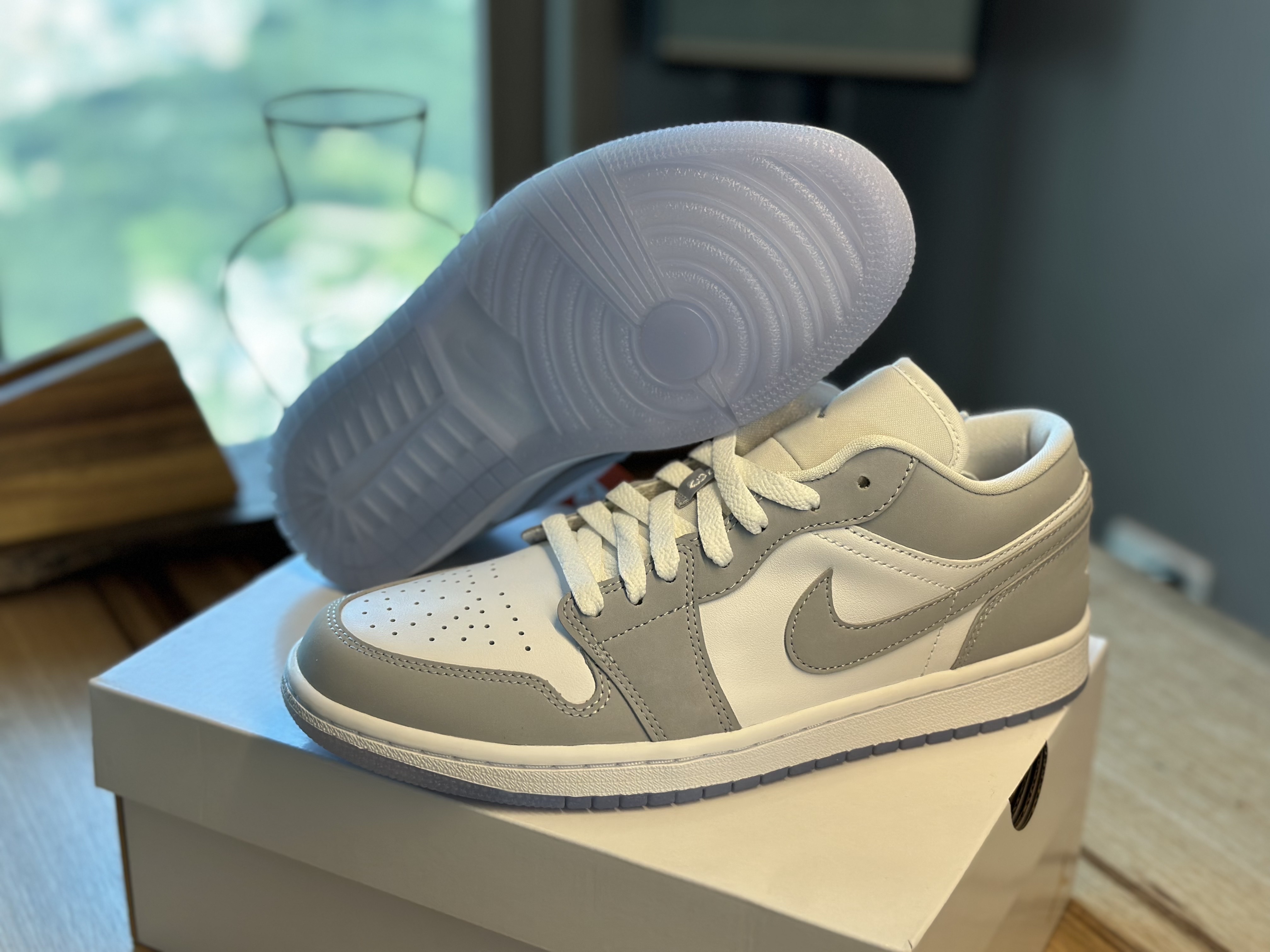 (W) Jordan 1 Low White Wolf Grey 착용 스타일 - 3