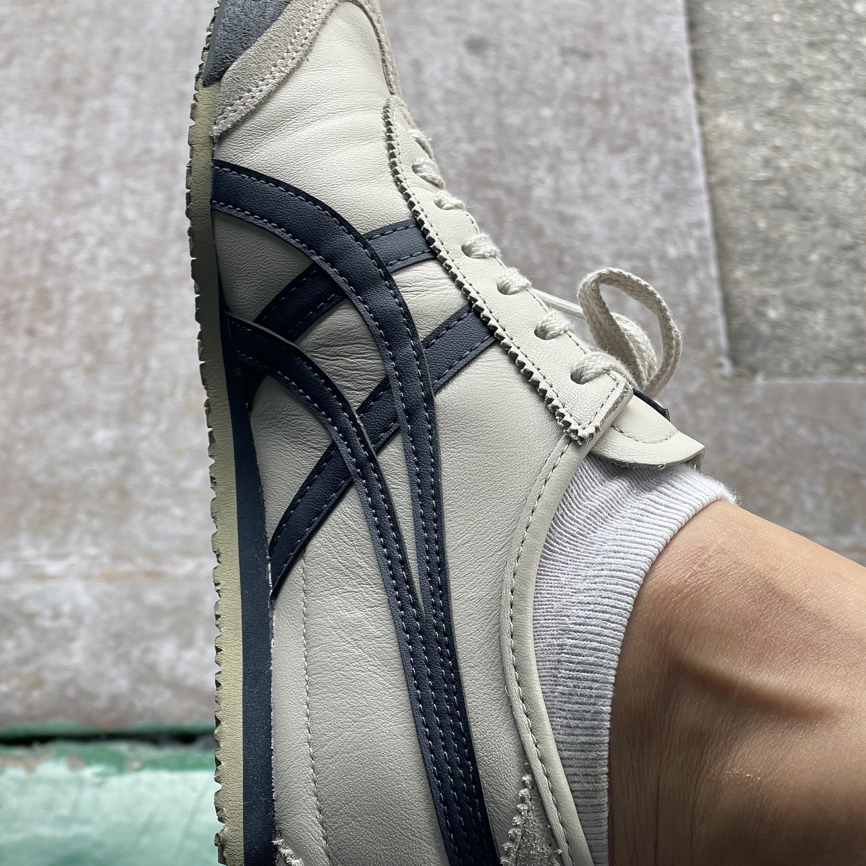 Onitsuka Tiger Mexico 66 Birch 착용 스타일 - 3