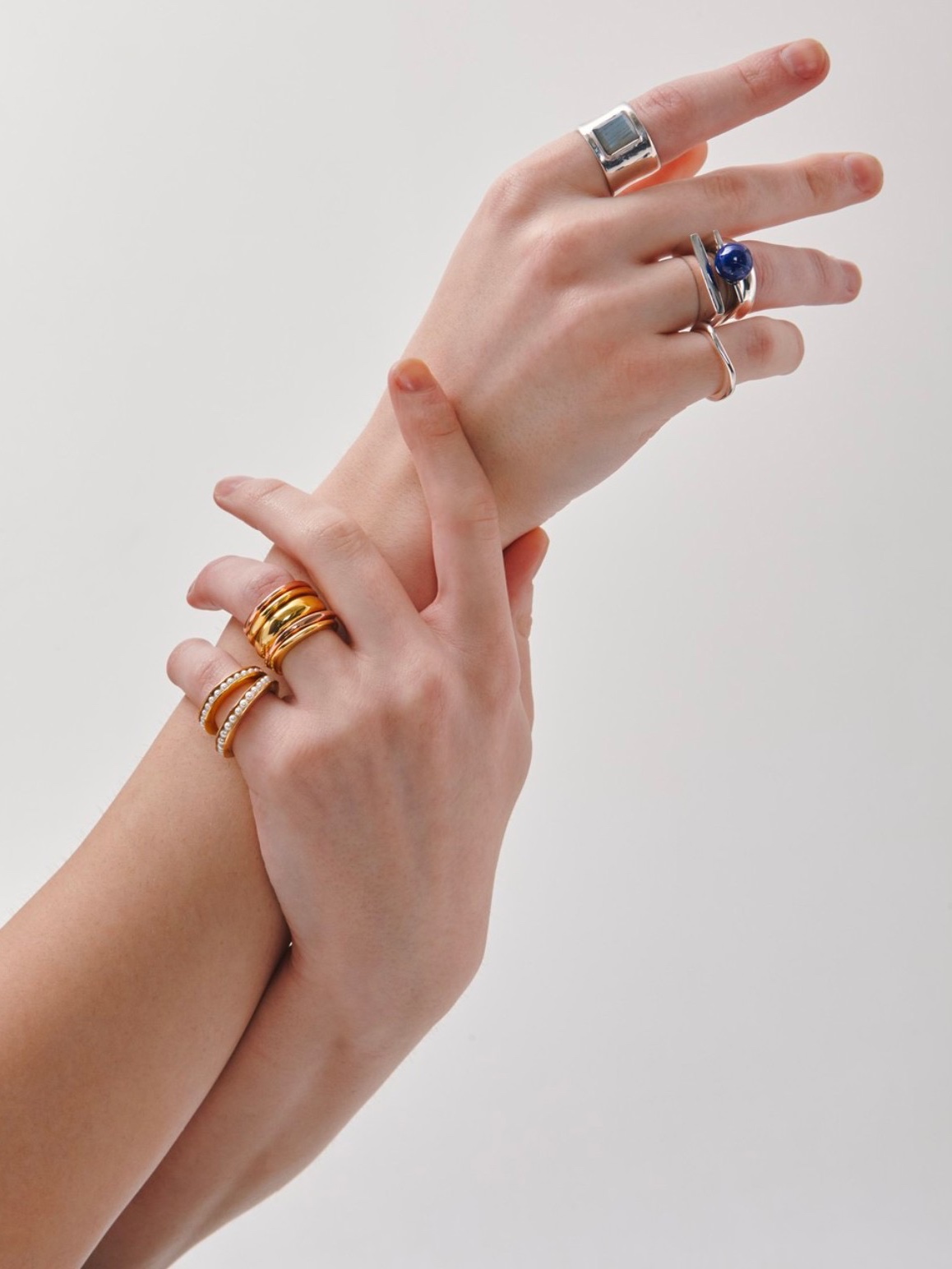 [KREAM 단독] Maman et Fille Women Sequence Pearl Ring 착용 스타일