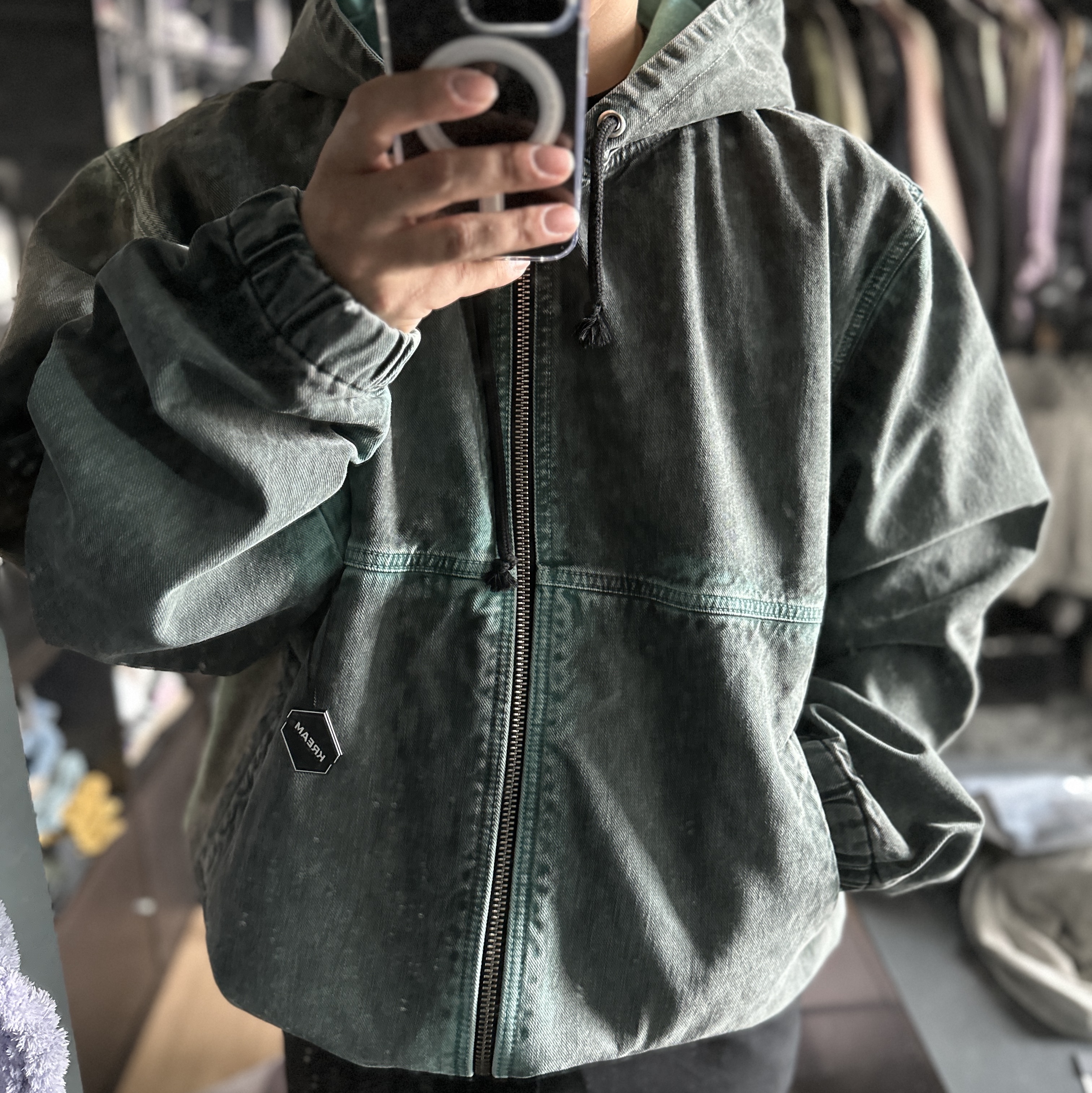 Stussy Spray Dye Hooded Work Jacket Black 착용 스타일