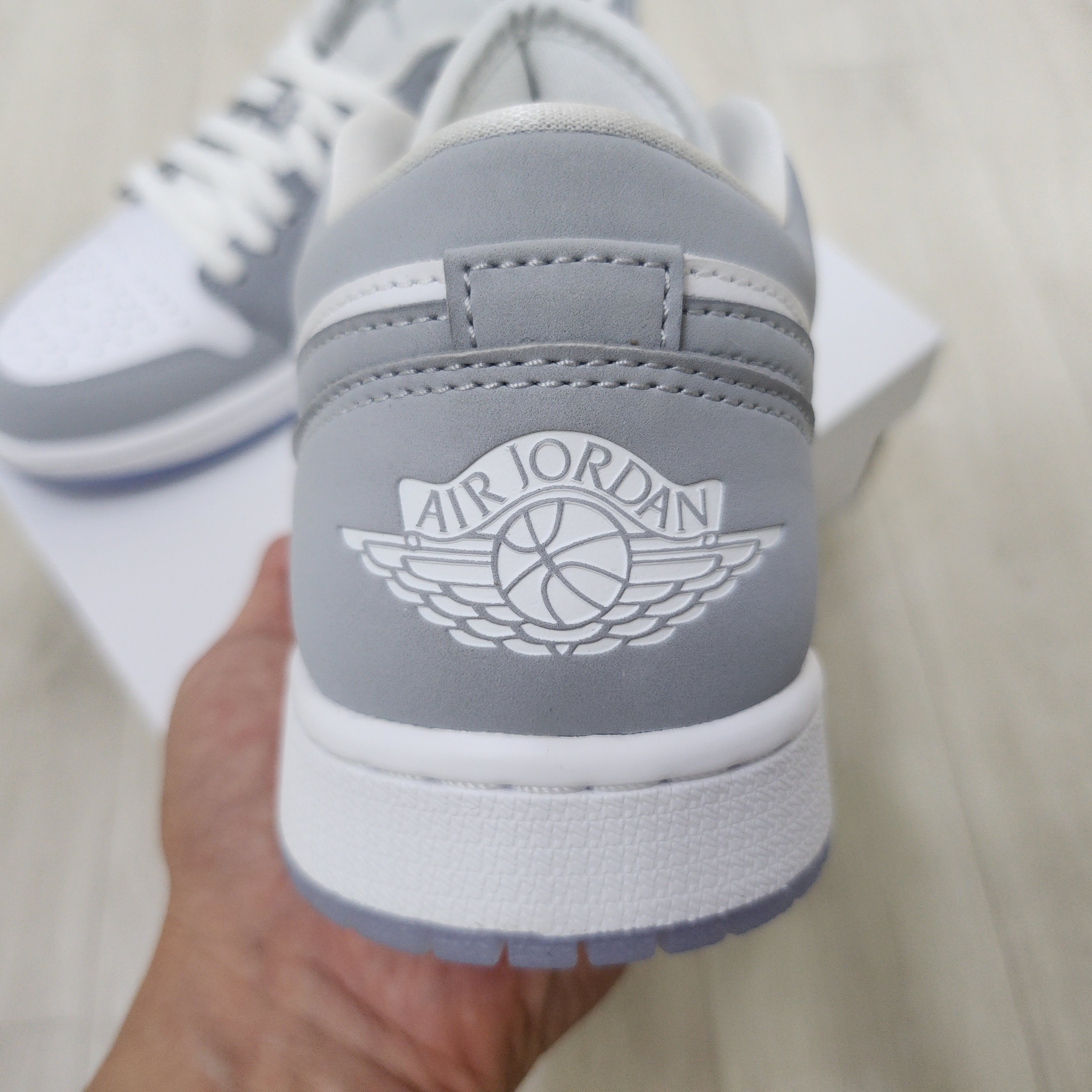 (W) Jordan 1 Low White Wolf Grey 착용 스타일 - 3