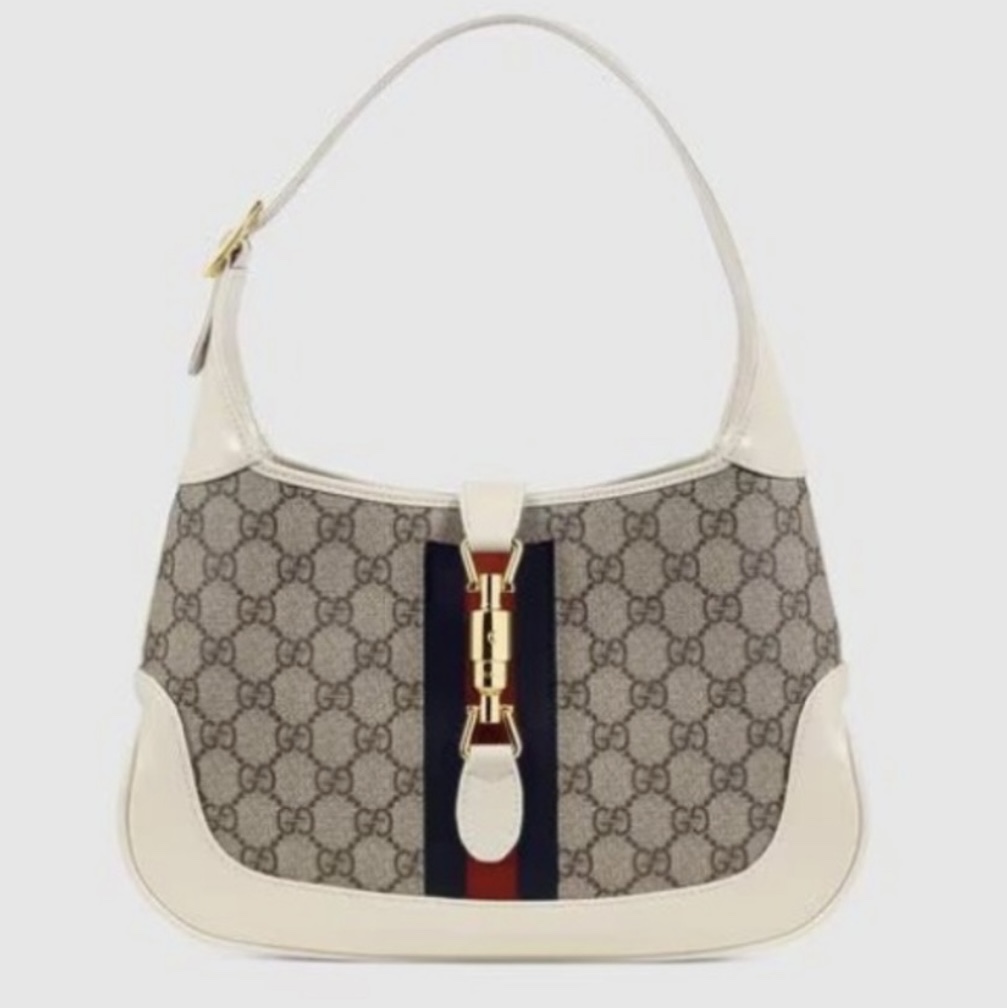 Gucci Jackie 1961 Small Shoulder Bag Beige Ebony 착용 스타일