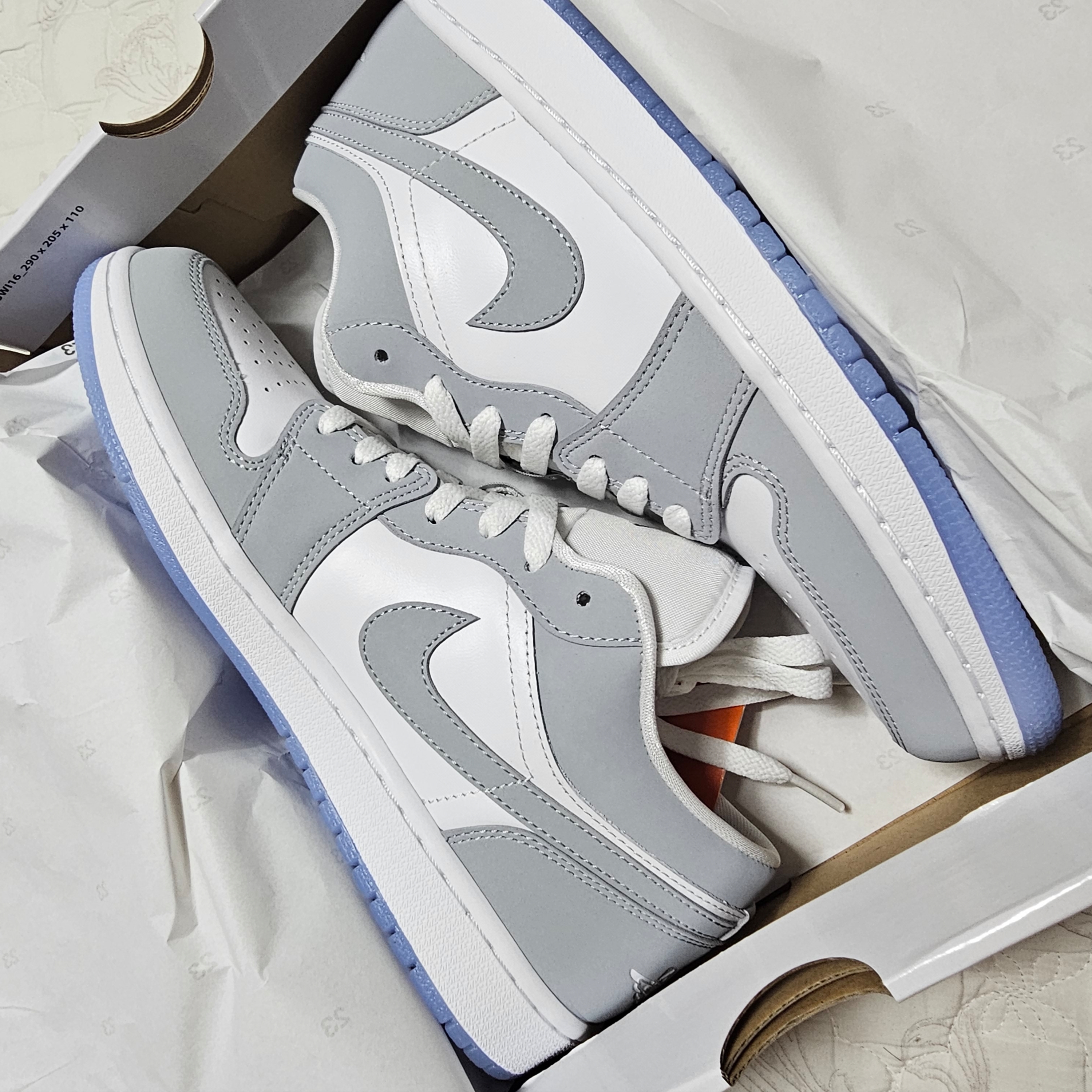 (W) Jordan 1 Low White Wolf Grey 착용 스타일