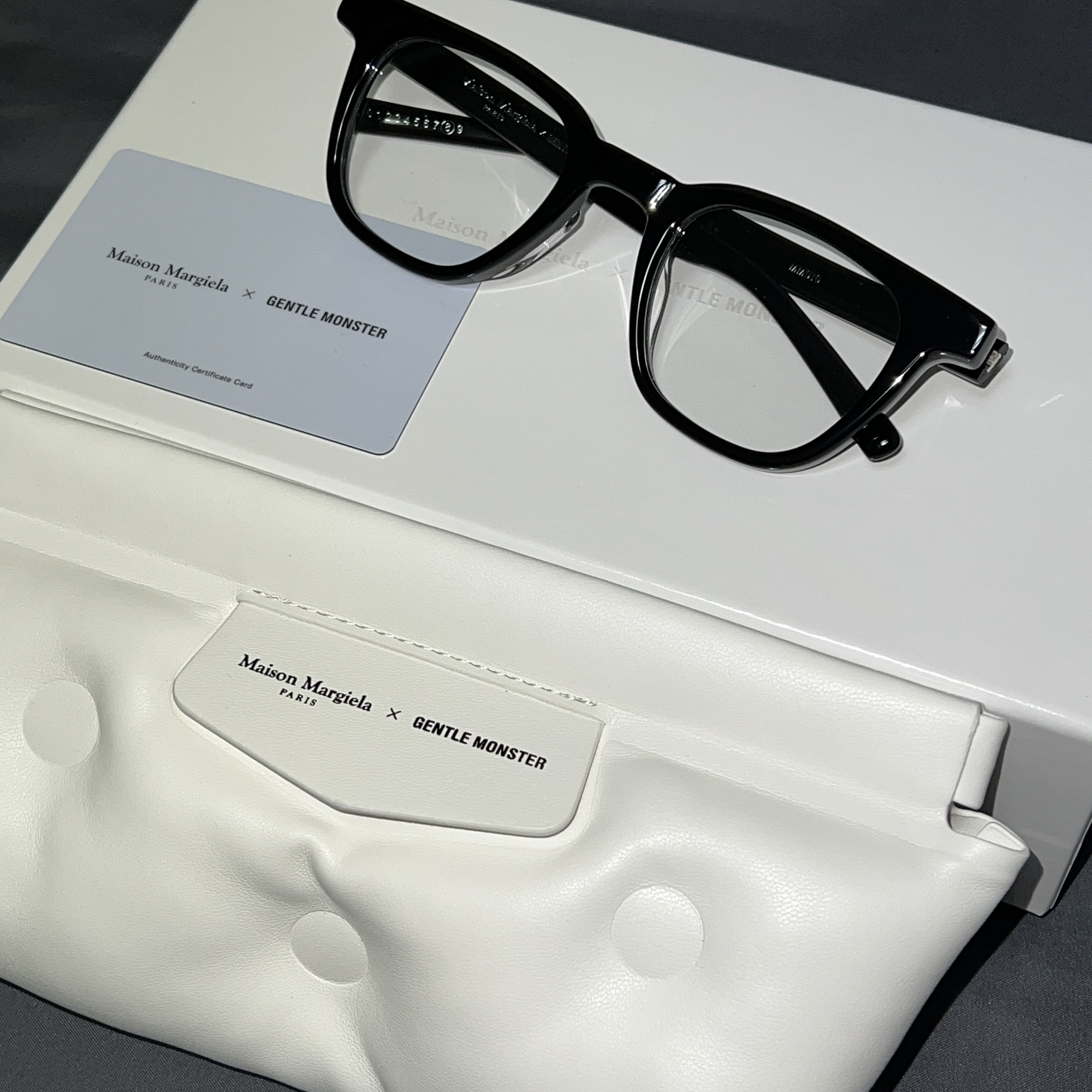Gentle Monster x Maison Margiela MM010 Clear Black 착용 스타일