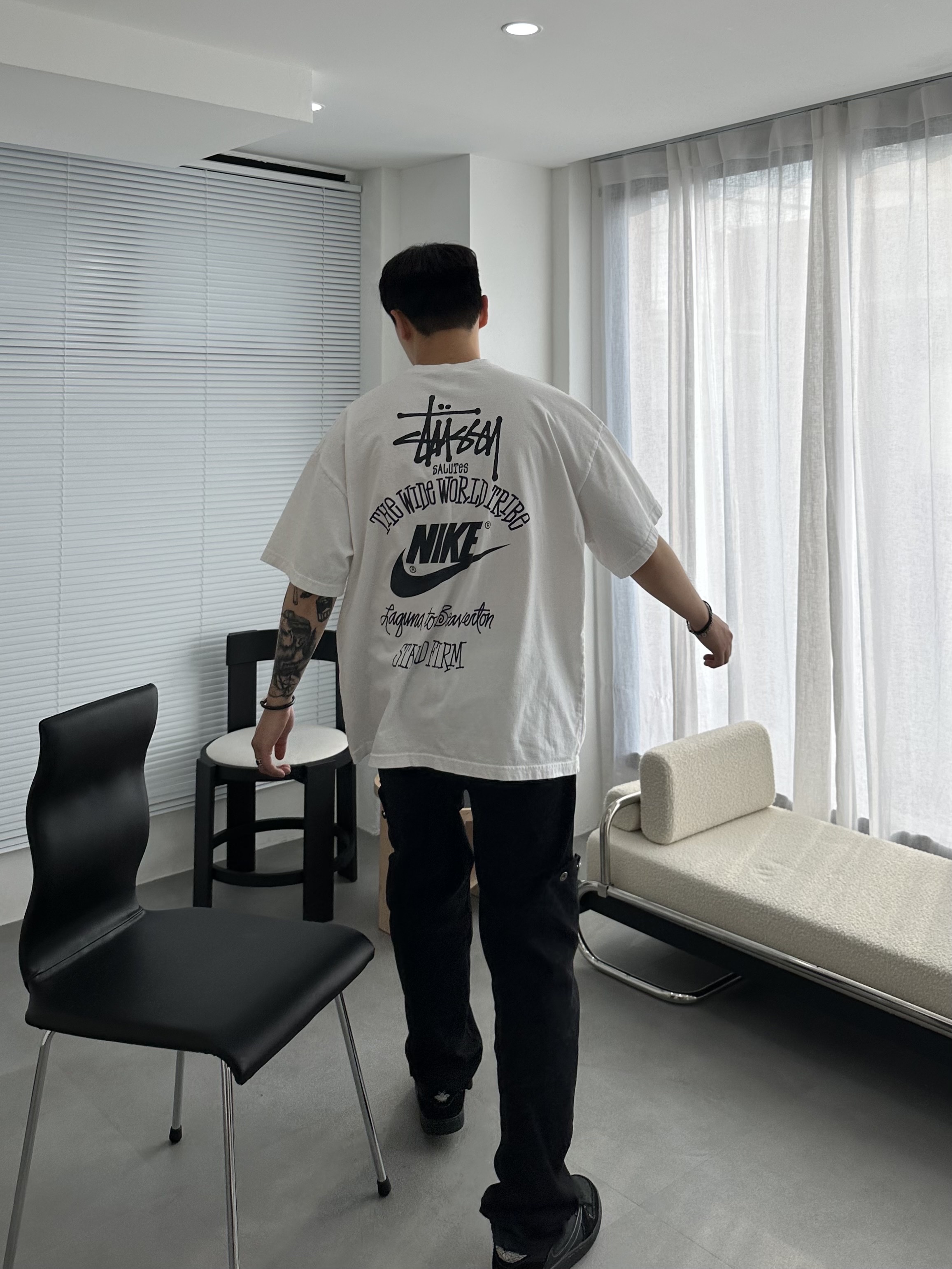 Jordan 1 x Travis Scott Retro Low OG SP Black Phantom, Nike x Stussy T-Shirt White (DV1774-100) 착용 스타일