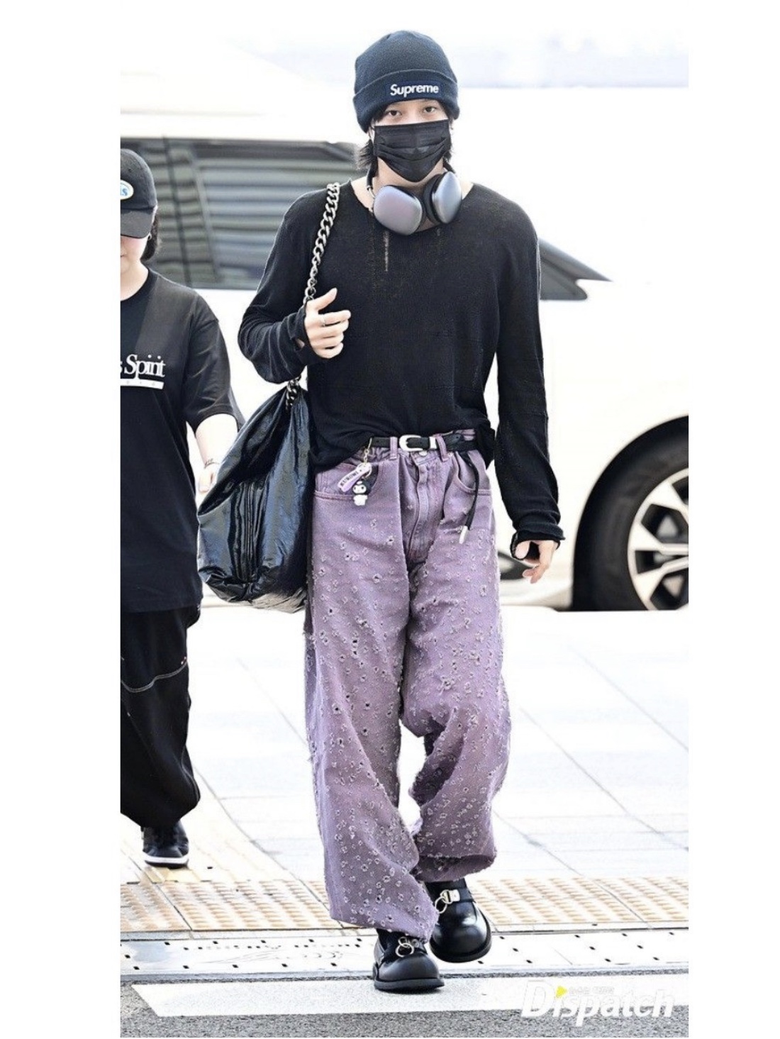 Sanrio Kuromi Three-Dimensional Key Holder, Apple AirPods Max Lightning Space Gray (Korean Ver.) 착용 스타일