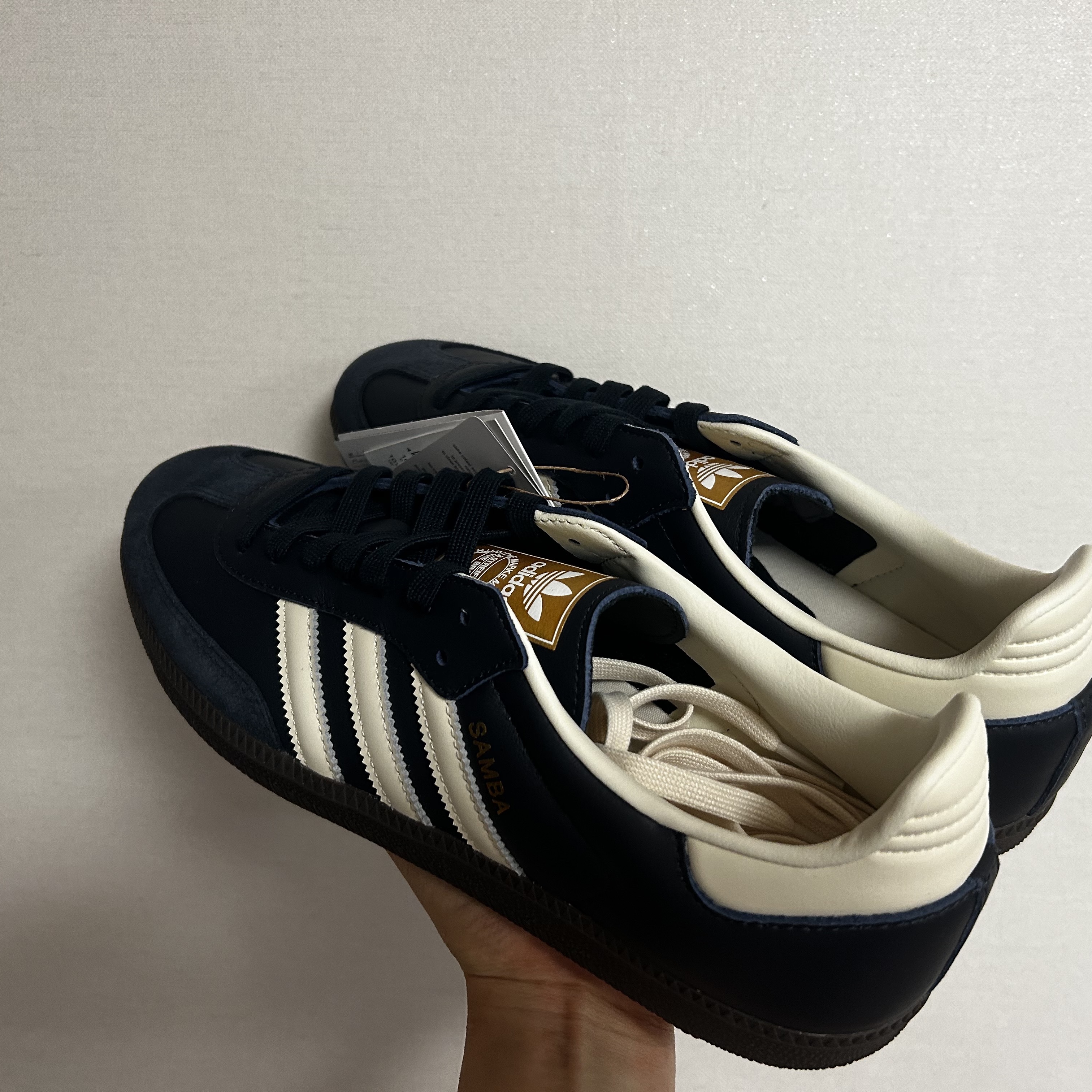 Adidas Samba OG Night Navy Cream White 착용 스타일 - 3