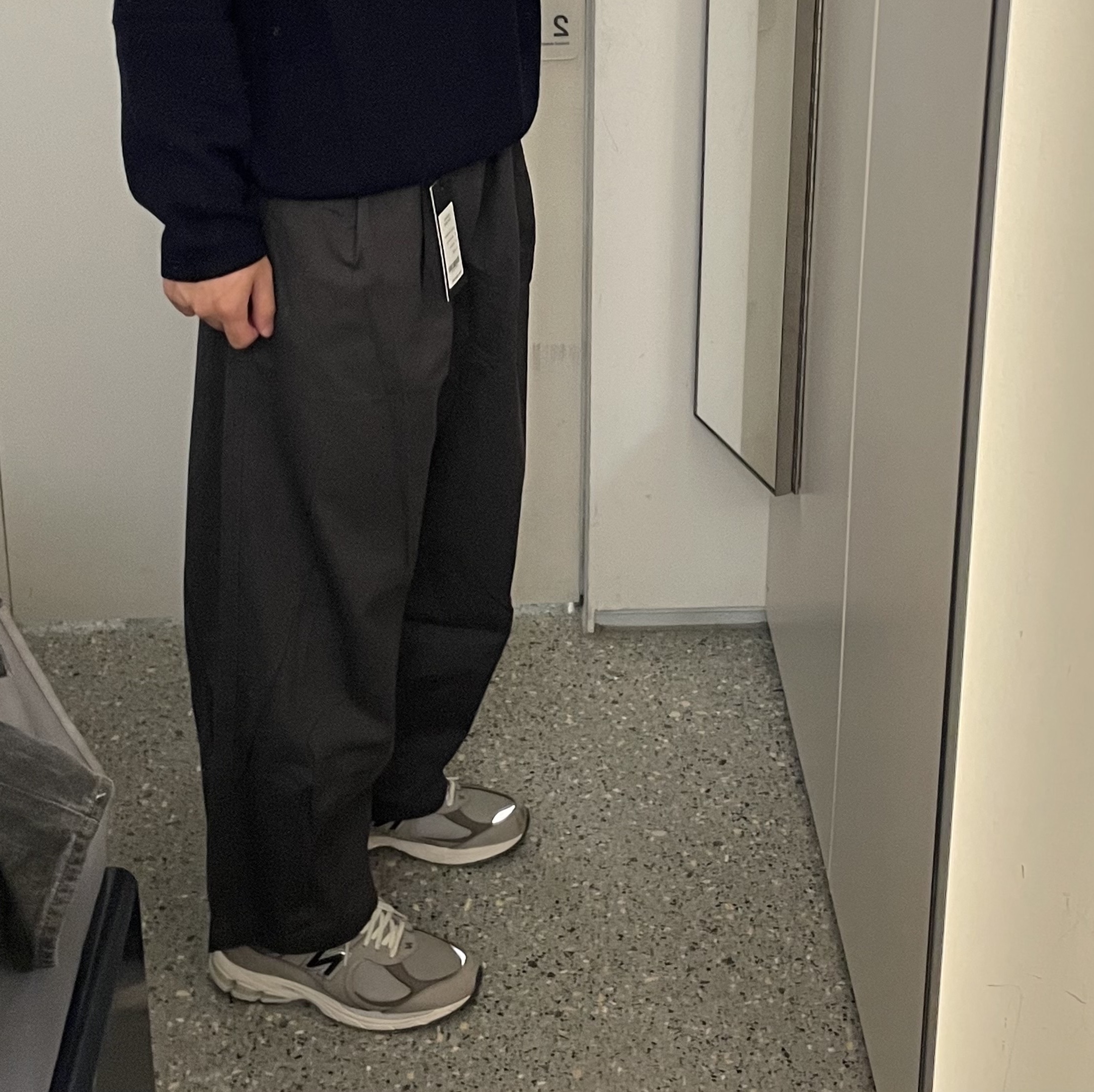 New Balance 2002 Warm Alpaca 착용 스타일