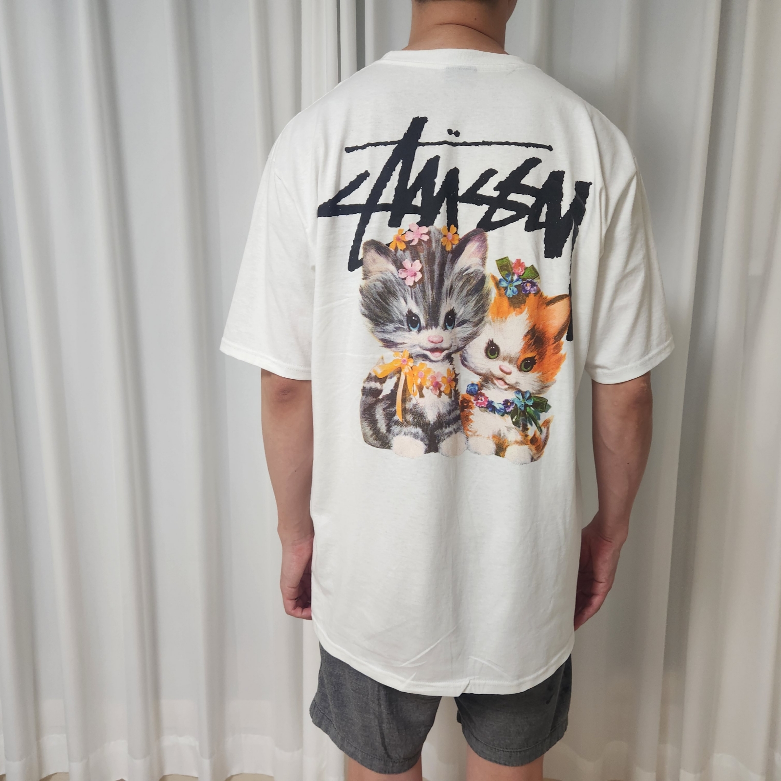 Stussy Kittens T-Shirt White 착용 스타일