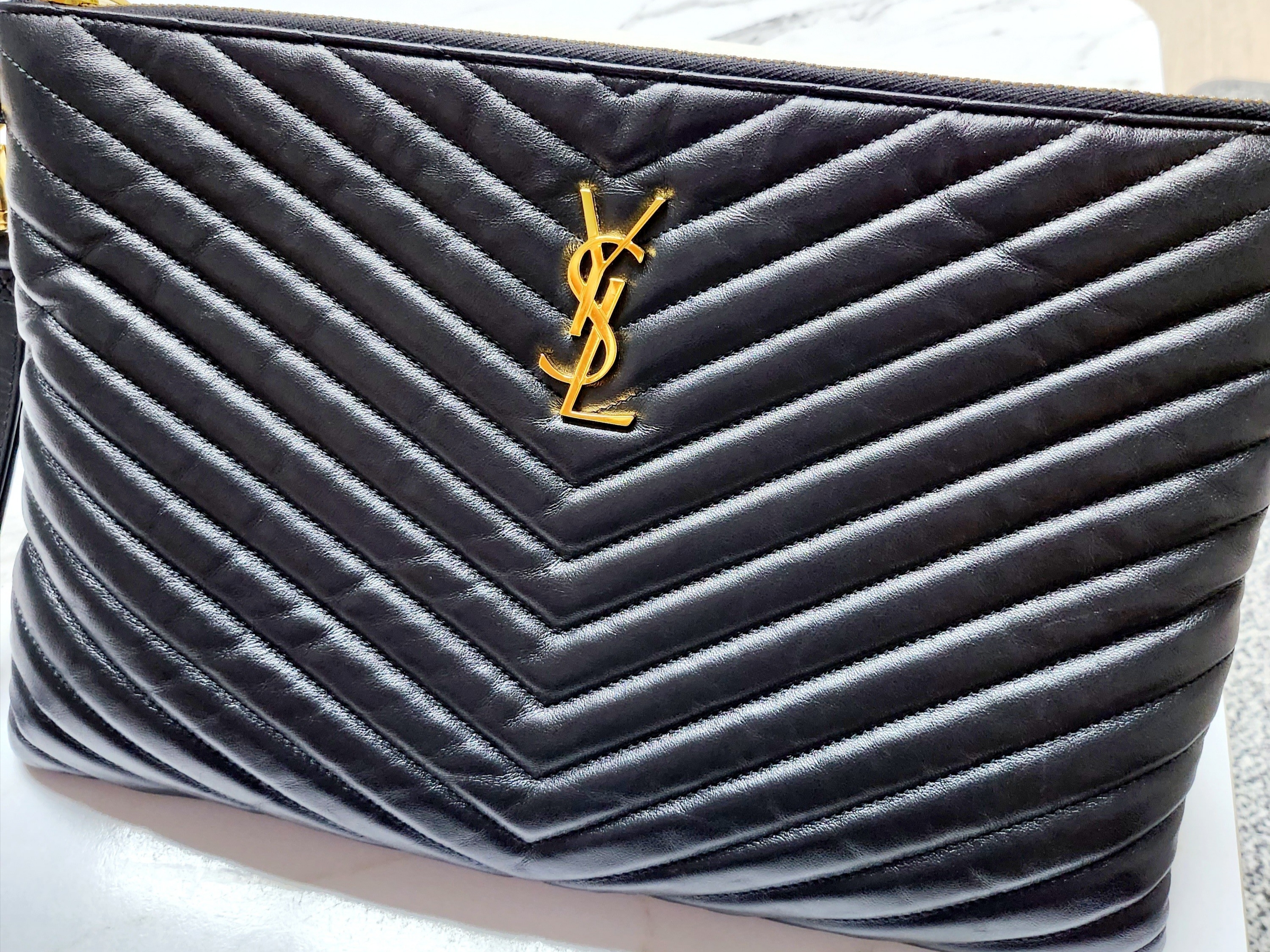 Saint Laurent Gold Monogram Document Holder in Matelasse Leather Black 착용 스타일