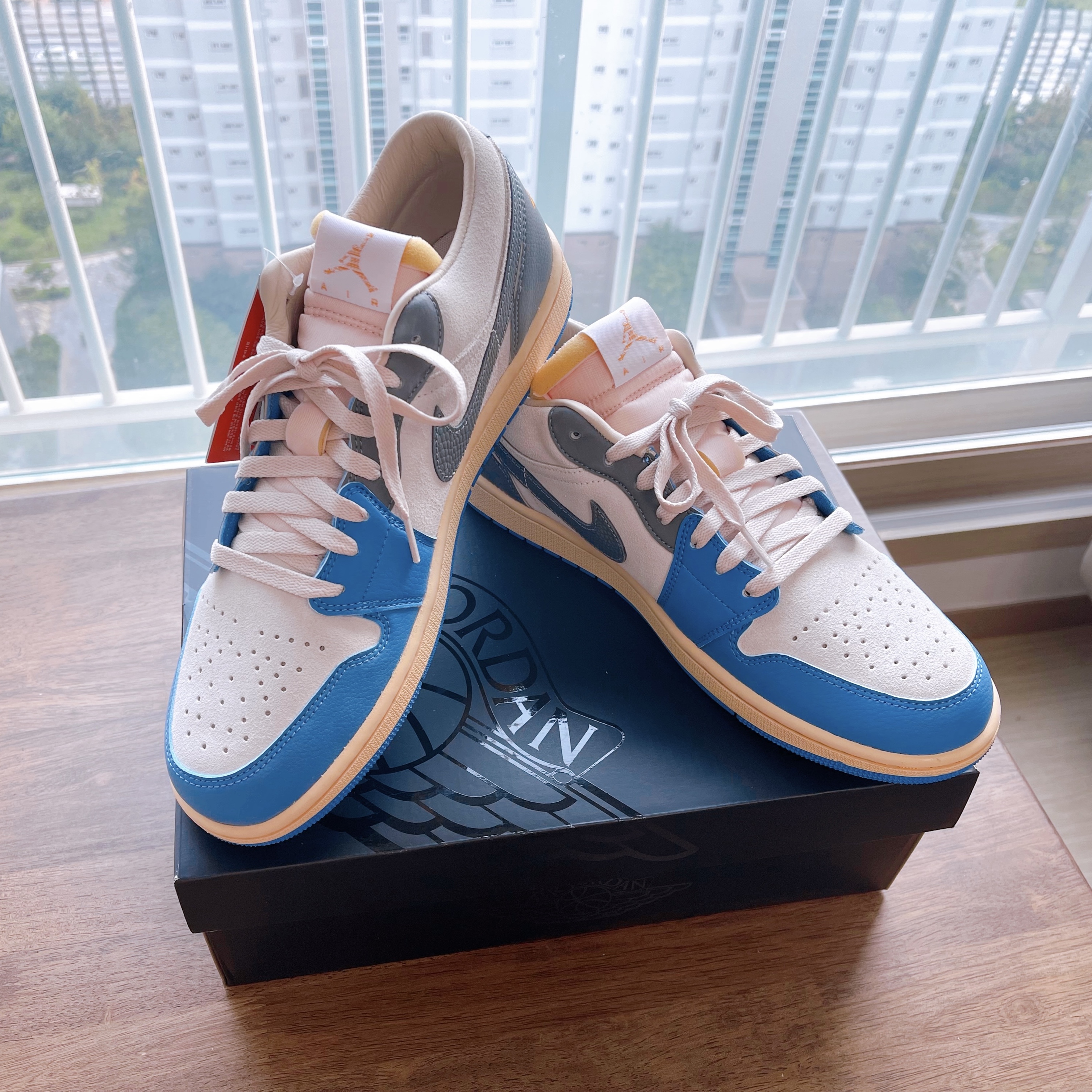 Jordan 1 Low SE Tokyo 96 착용 스타일