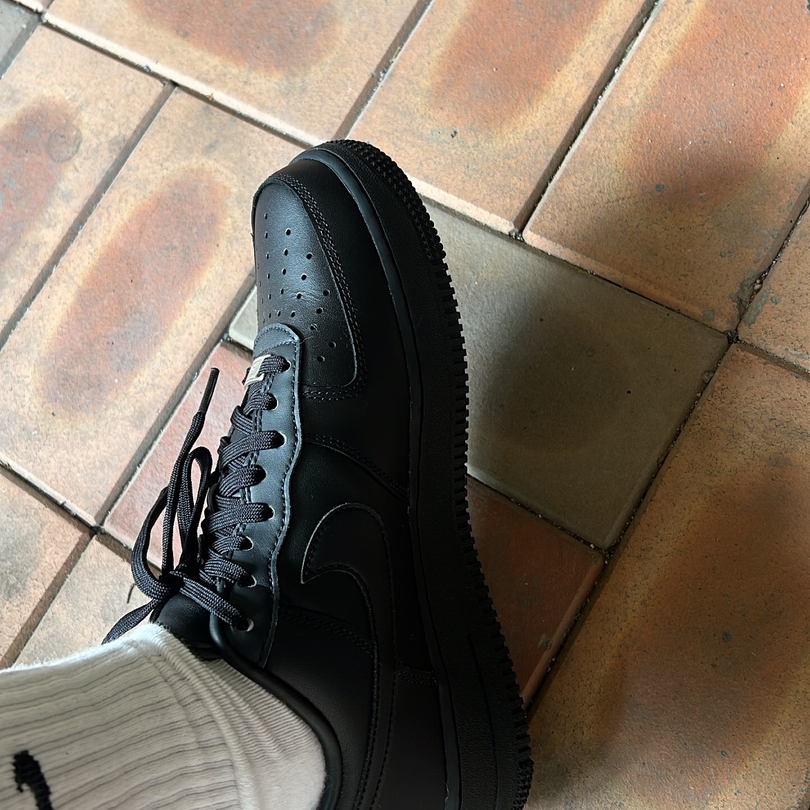 Nike Air Force 1 '07 Fresh Black 착용 스타일