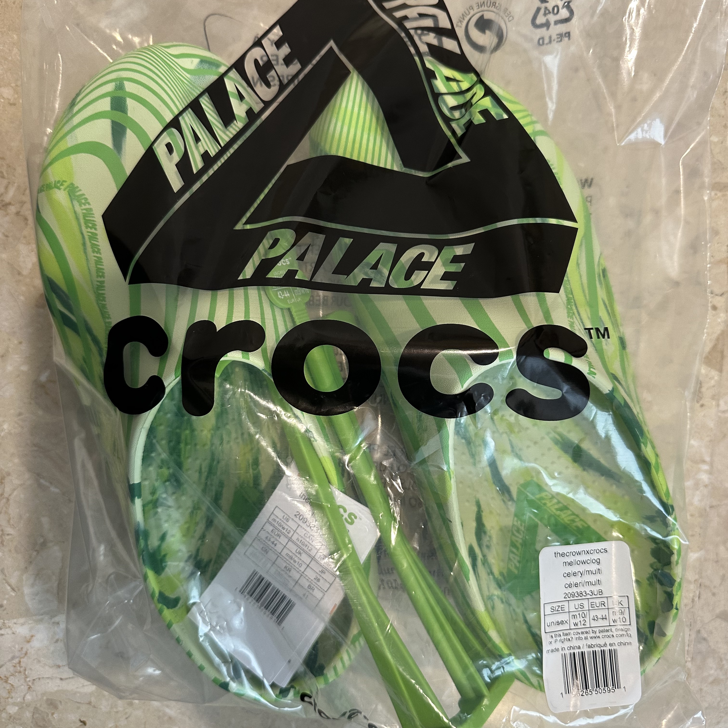 Crocs x Palace Recovery Clog Celery Multi 착용 스타일