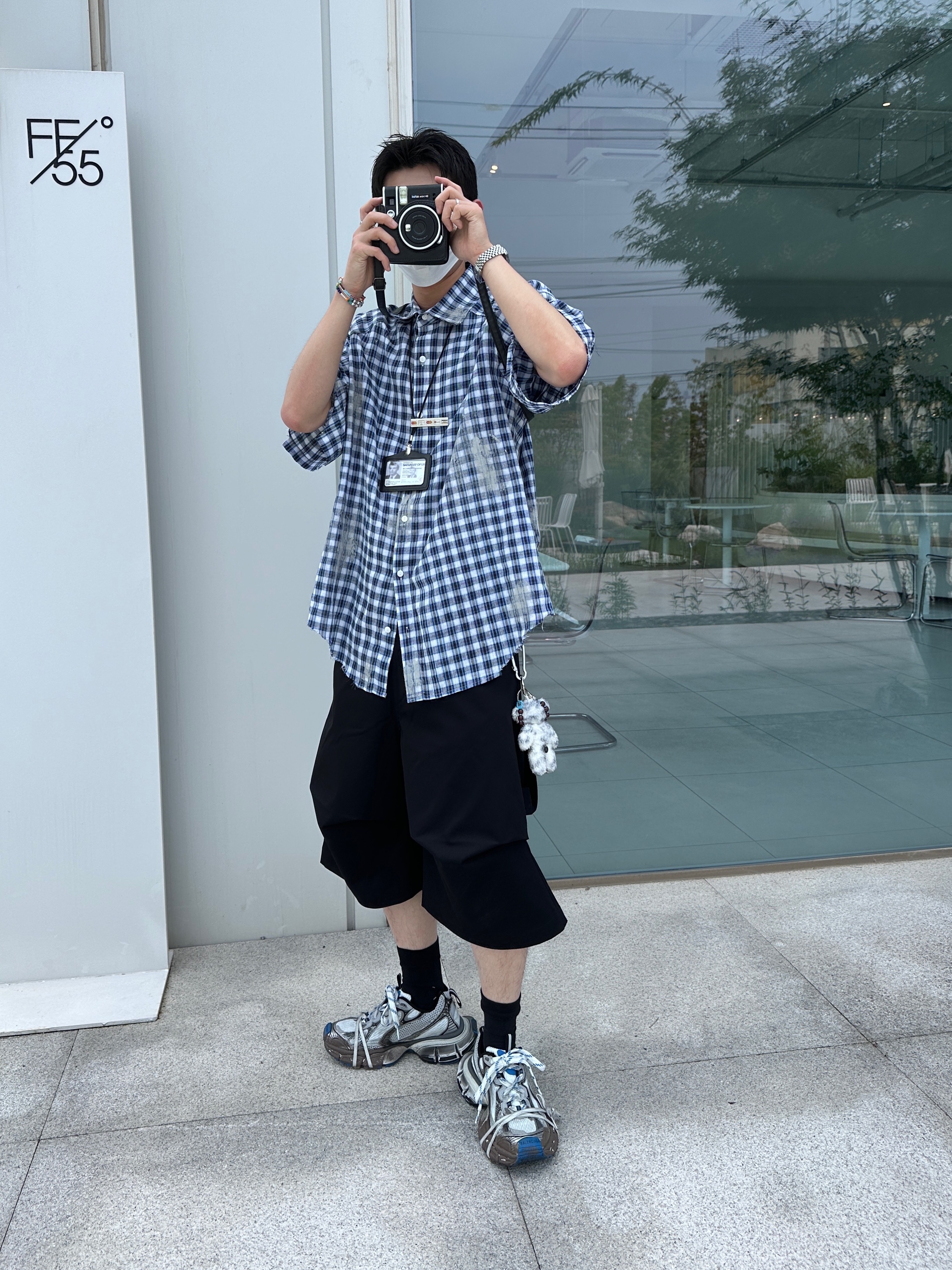 Balenciaga 3XL Sneakers Worn Out Grey White Blue, Nonnod Alpine Carpenter Shorts Matt Black 착용 스타일 - 3