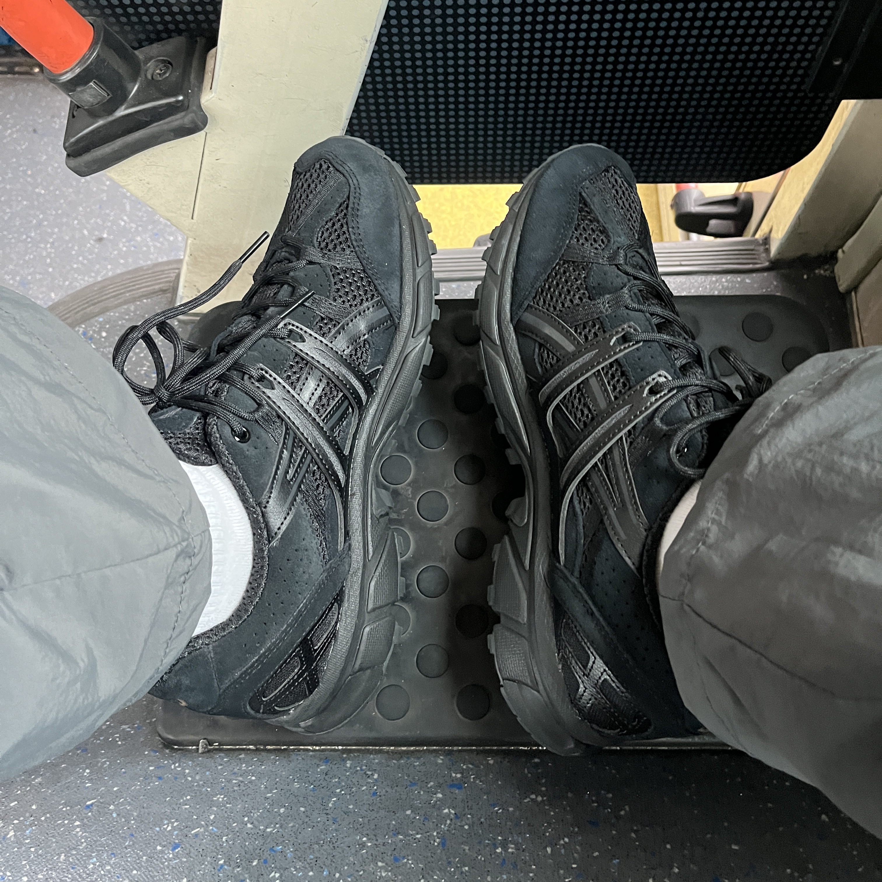 Asics Gel-Sonoma 15-50 Black 착용 스타일