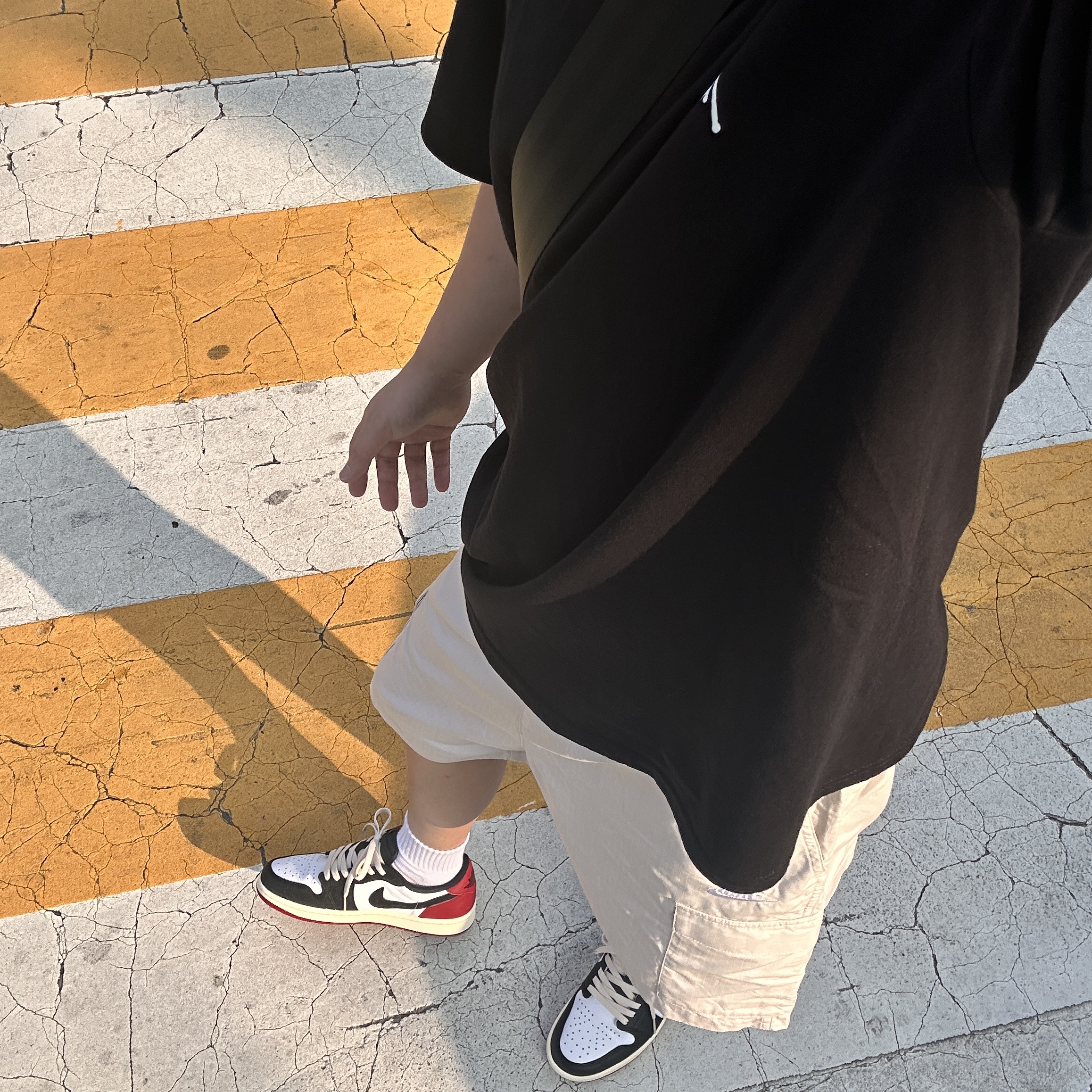 Stussy Basic Stussy T-Shirt Black 2023, Jordan 1 Retro Low OG Black Toe 착용 스타일