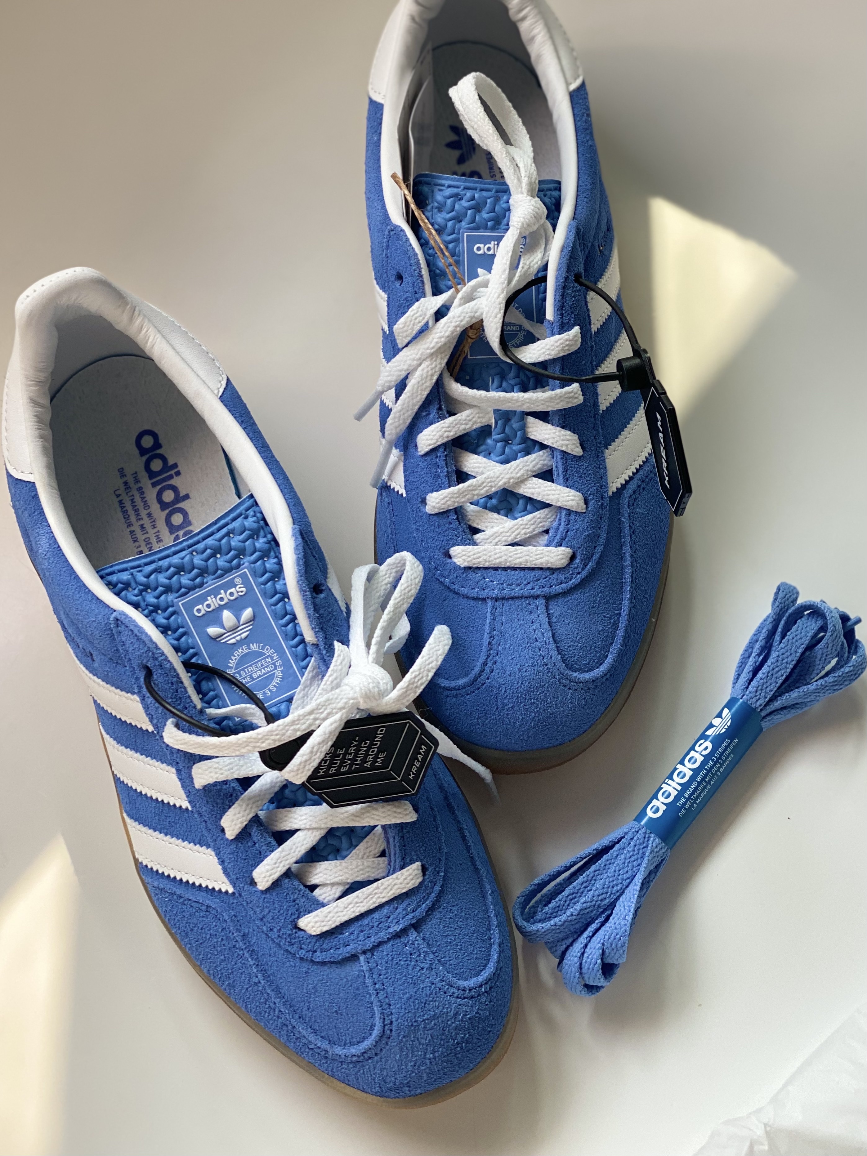 (W) Adidas Gazelle Indoor Blue Fusion Cloud White 착용 스타일