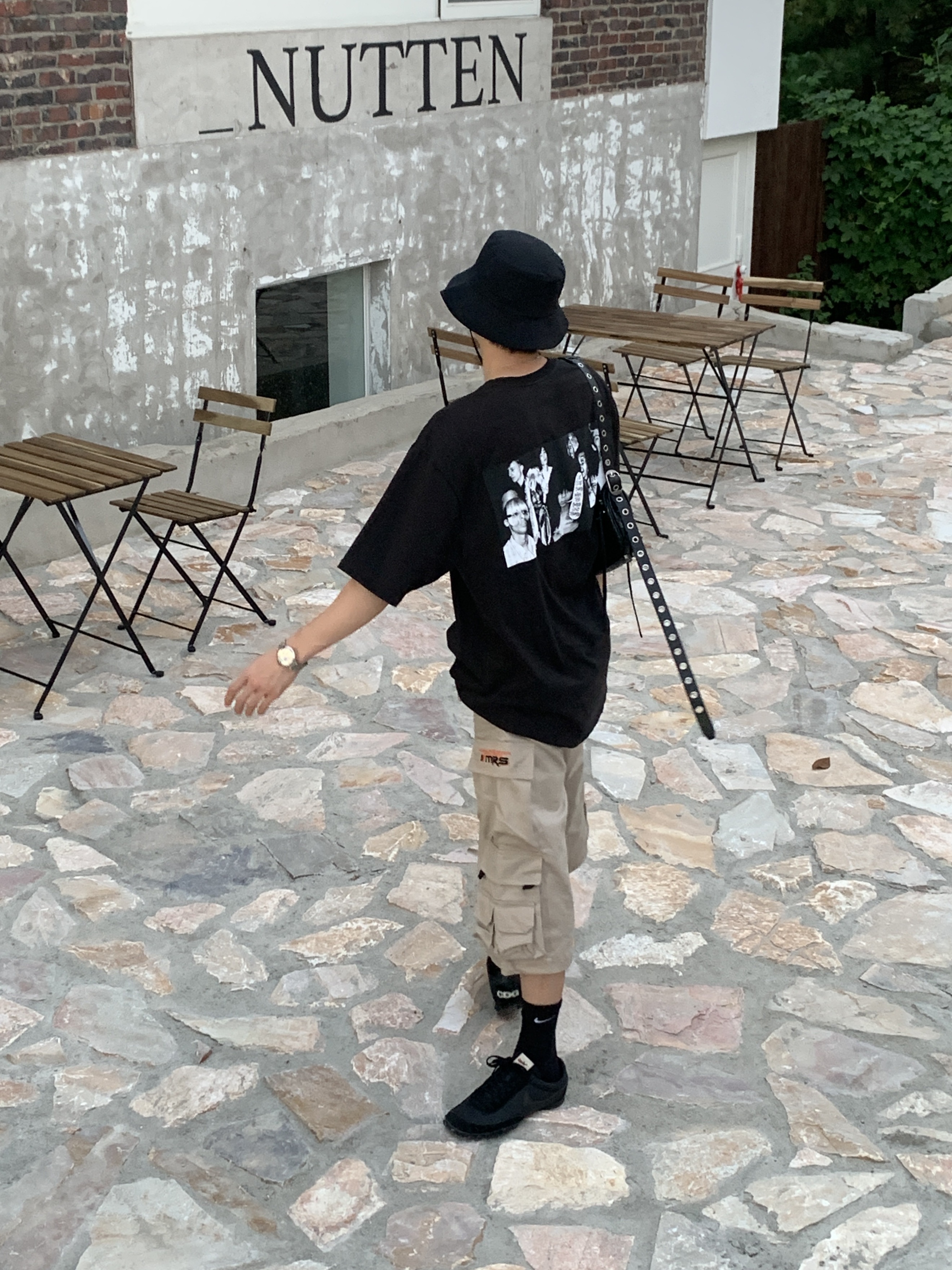 Arc'teryx Sinsolo Hat Black, Stussy x Martine Rose Collage Pigment Dyed T-Shirt Black 착용 스타일 - 5