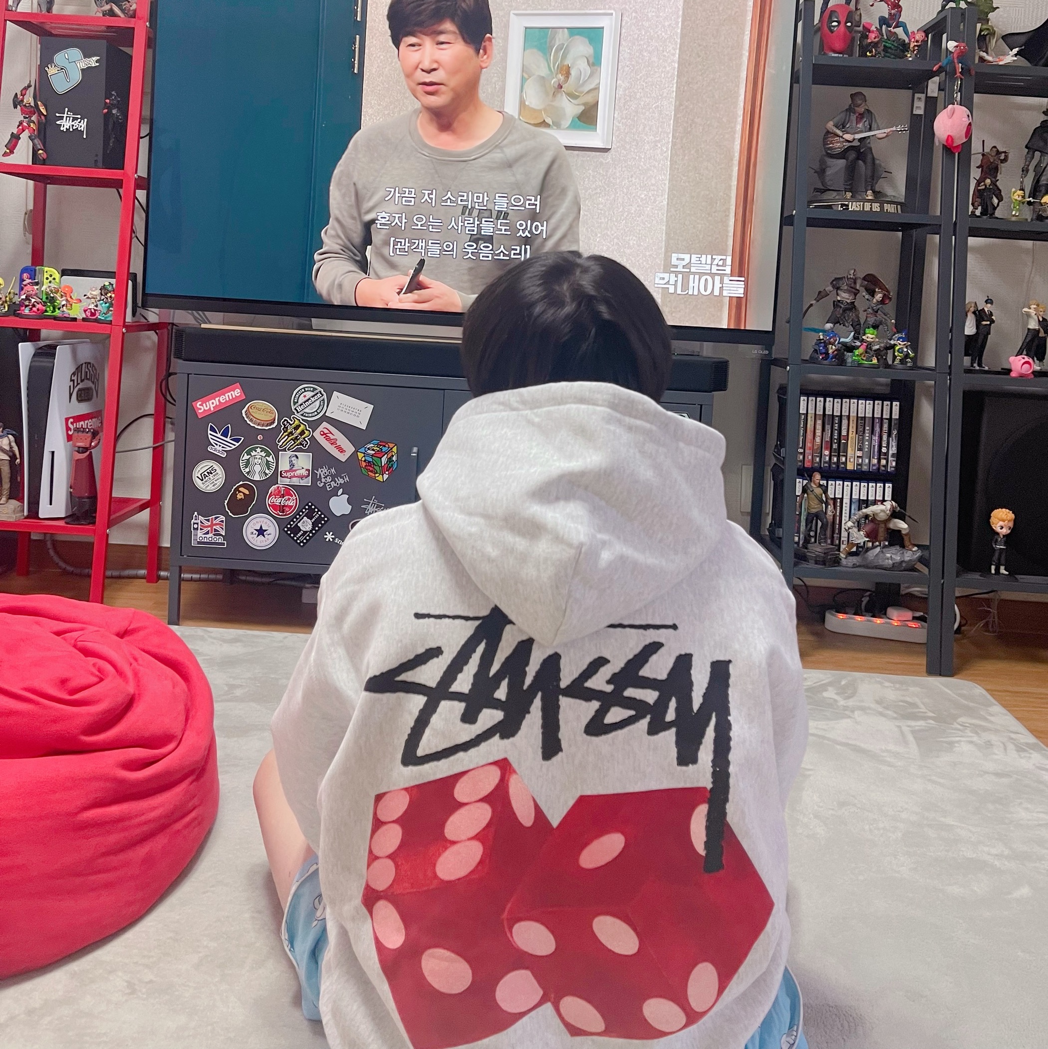 Stussy Diced Out Hoodie Ash Heather 착용 스타일