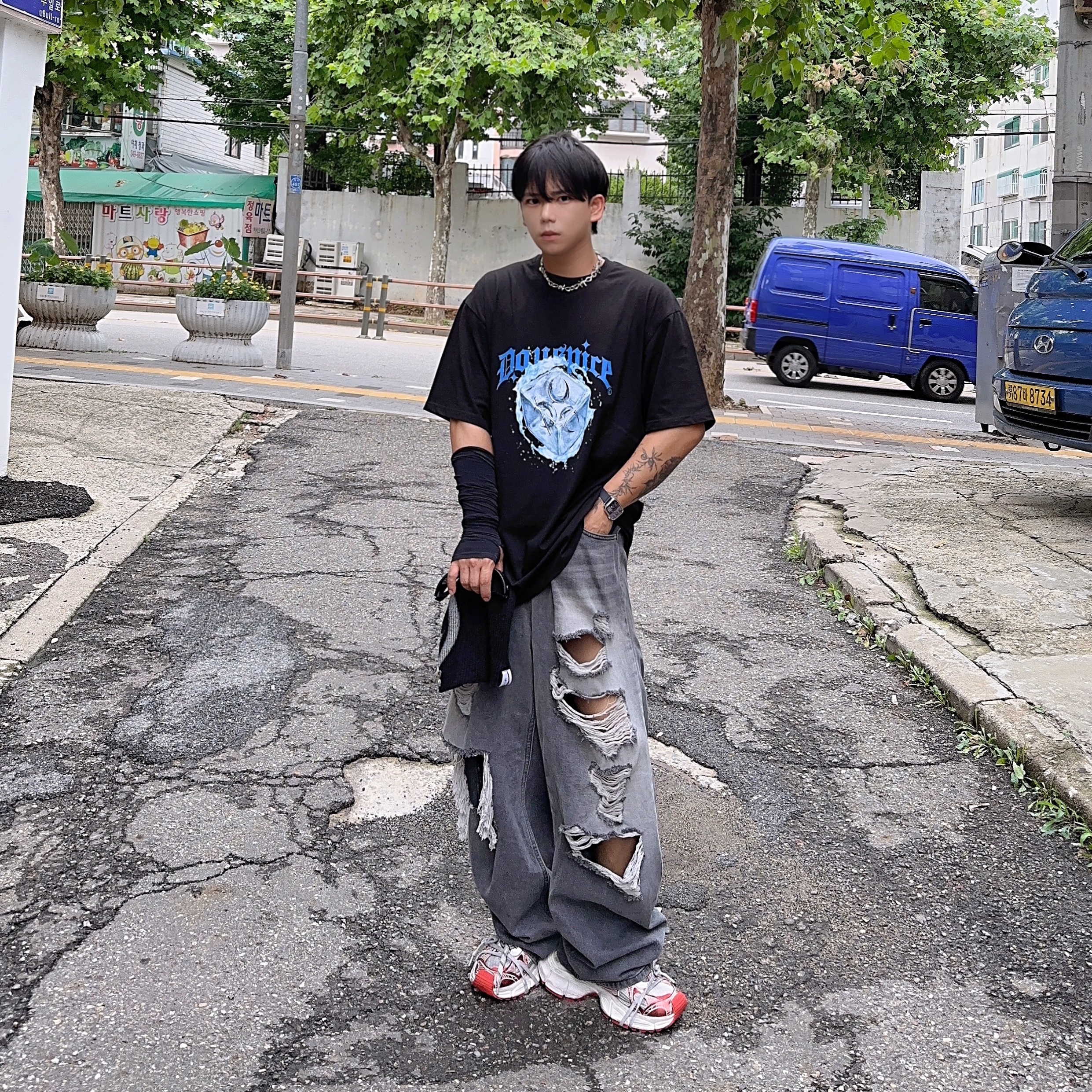 Balenciaga 3XL Sneakers White Red 착용 스타일 - 5