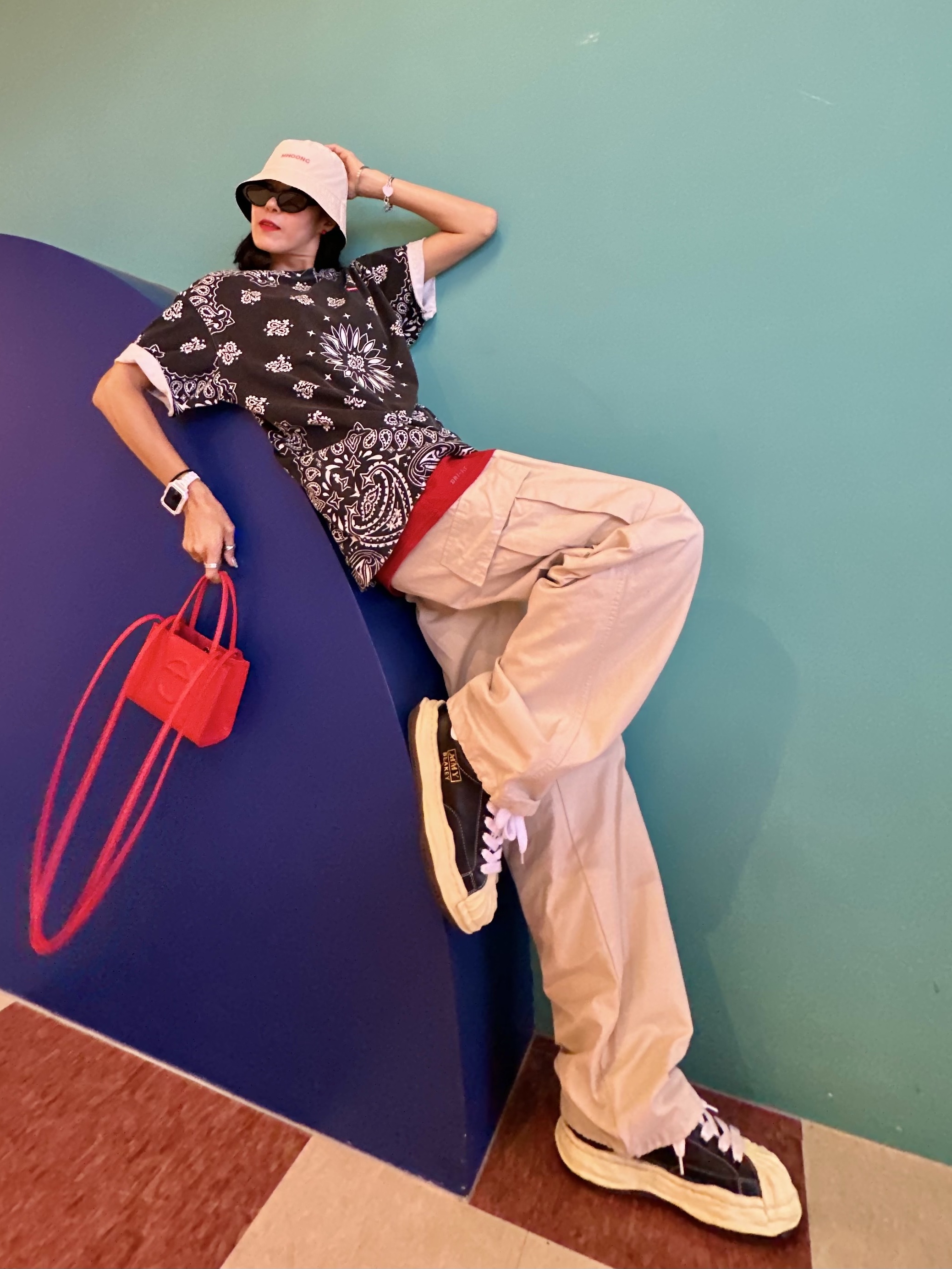 Maison Mihara Yasuhiro Blakey VL OG Sole Leather Low-top Sneakers Black, Supreme Small Box T-Shirt Black Bandana - 21SS 착용 스타일