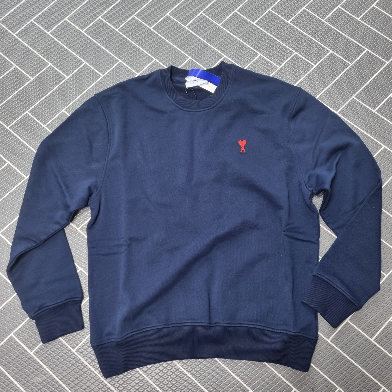 AMI de Coeur Sweatshirt Nautic Blue 착용 스타일