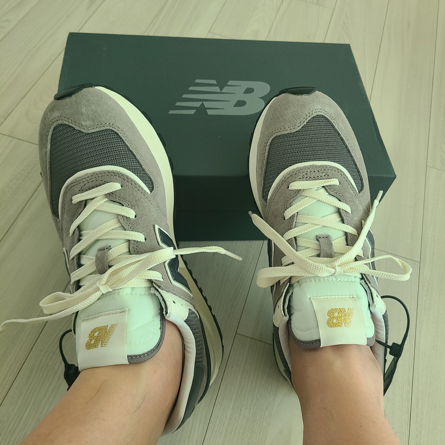 New Balance 574 Legacy Grey 착용 스타일 - 3