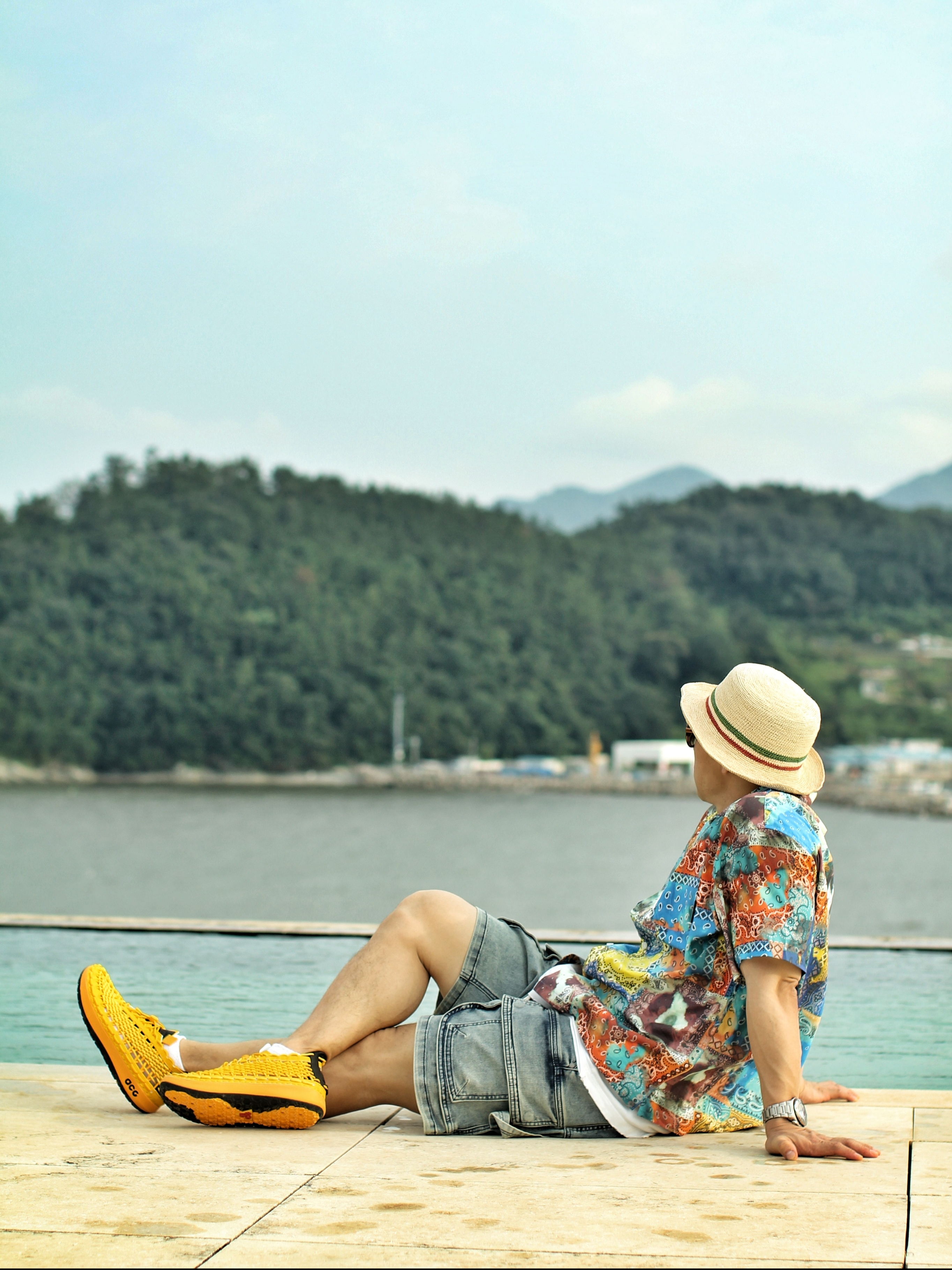 Nike ACG Watercat+ Vivid Sulfur 착용 스타일 - 2