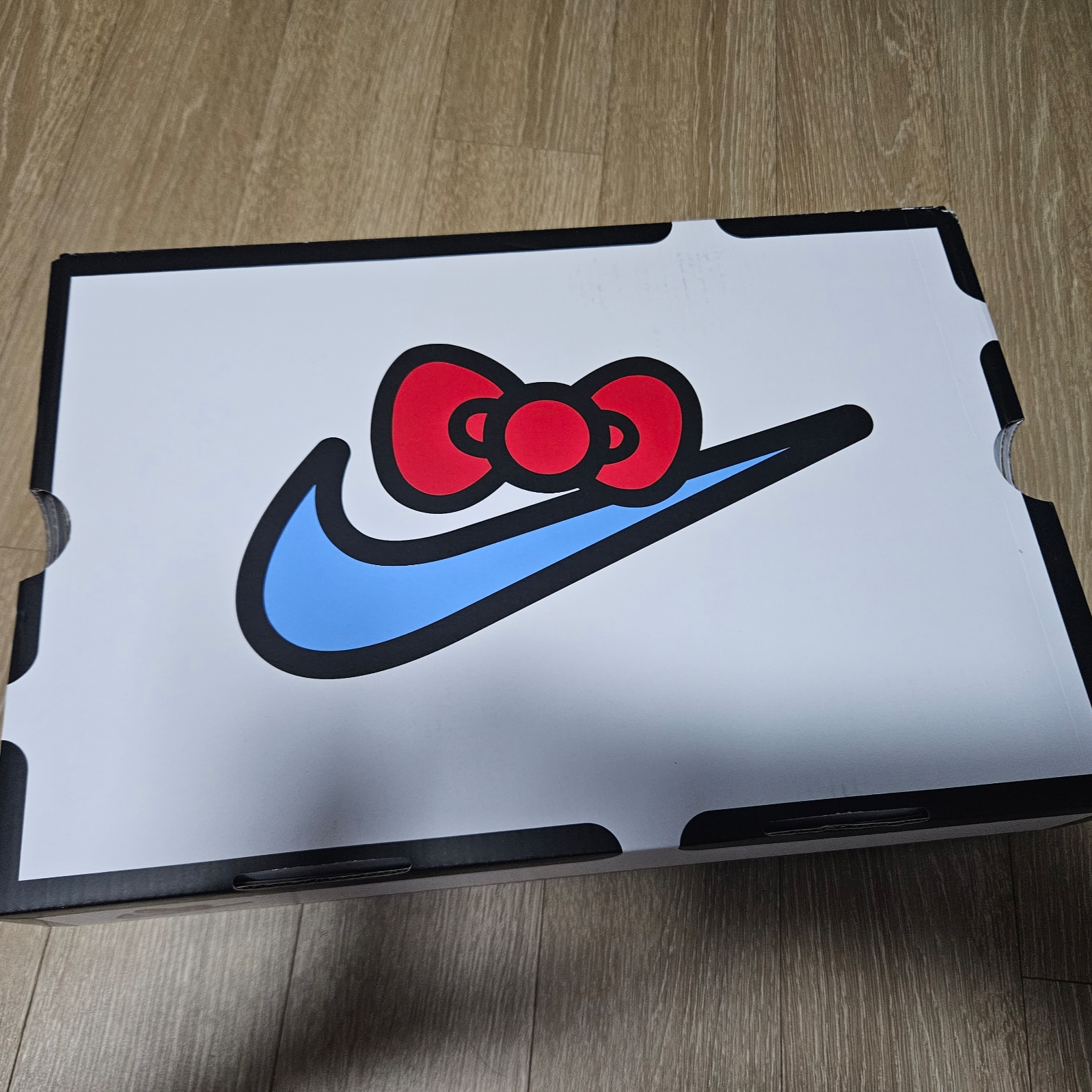 Nike x Hello Kitty Air Presto University Blue 착용 스타일 - 1
